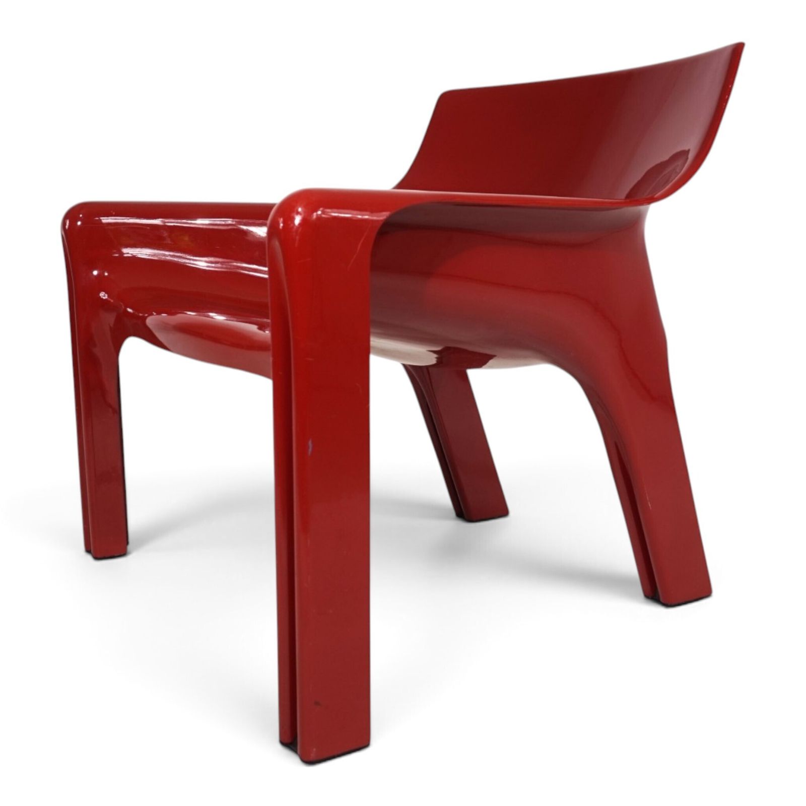 photo furniture Artemide Vicario Lounge Chair by Vico Magistretti, 1970