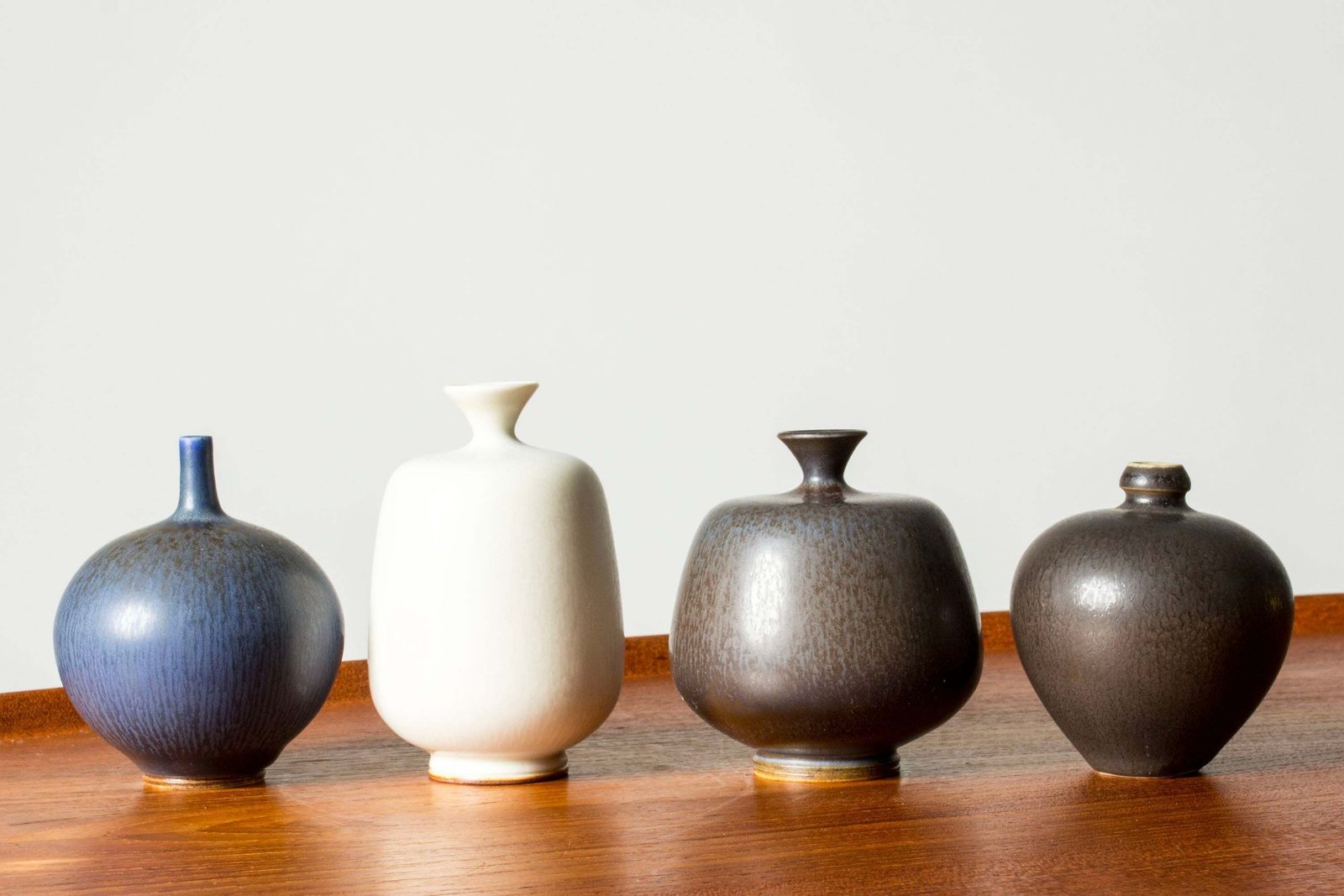 photo furniture Vase en grès mid-century par Berndt Friberg, Gustavsberg, Suède, 1966