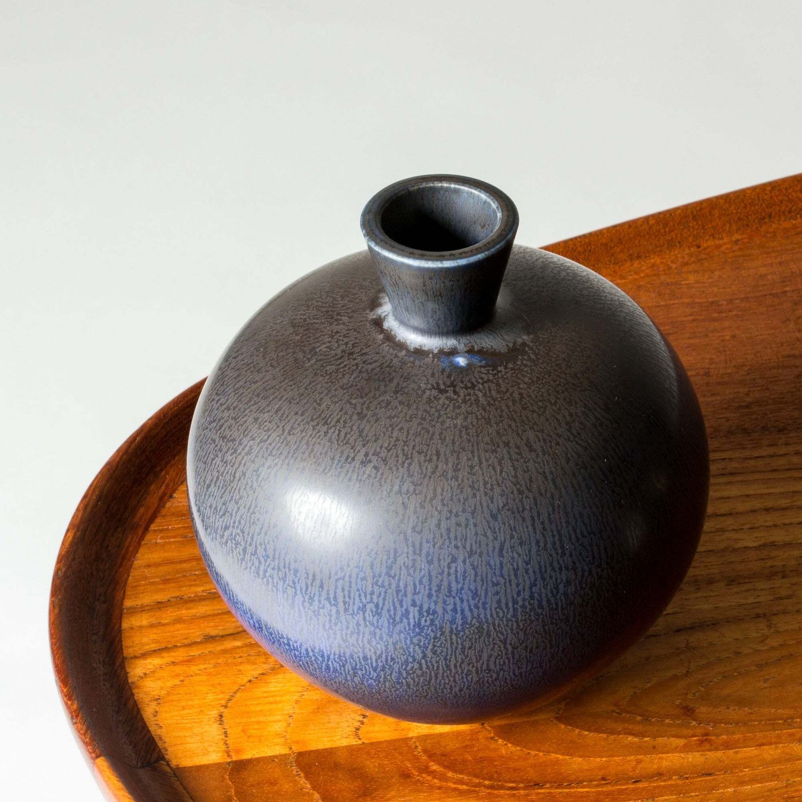 Vase en grès mid-century par Berndt Friberg, Gustavsberg, Suède, 1976 photo vinterior