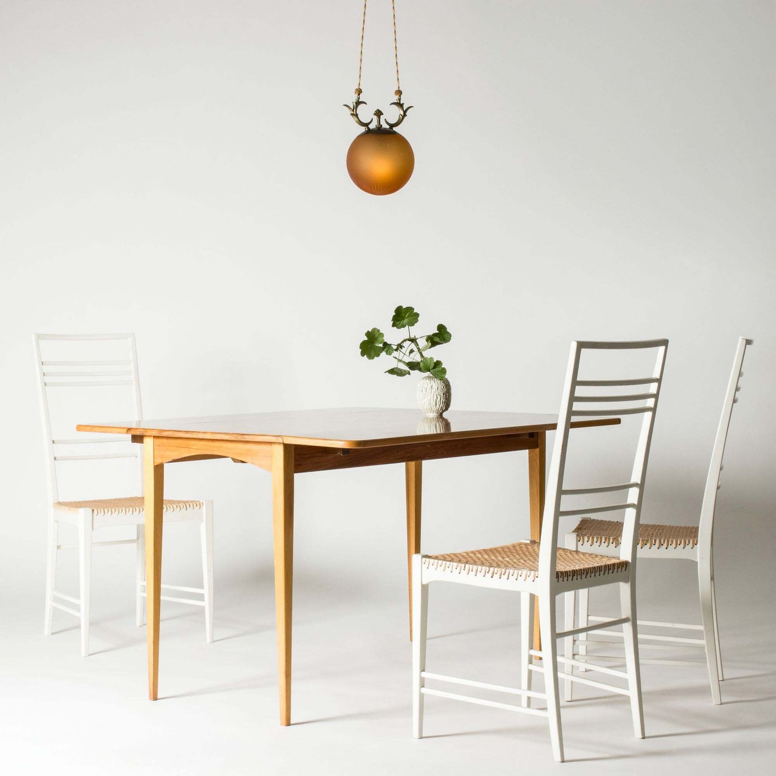 9825.0 Swedish Modern tafel of consoletafel van Josef Frank, Zweden, jaren 1940/50 photo