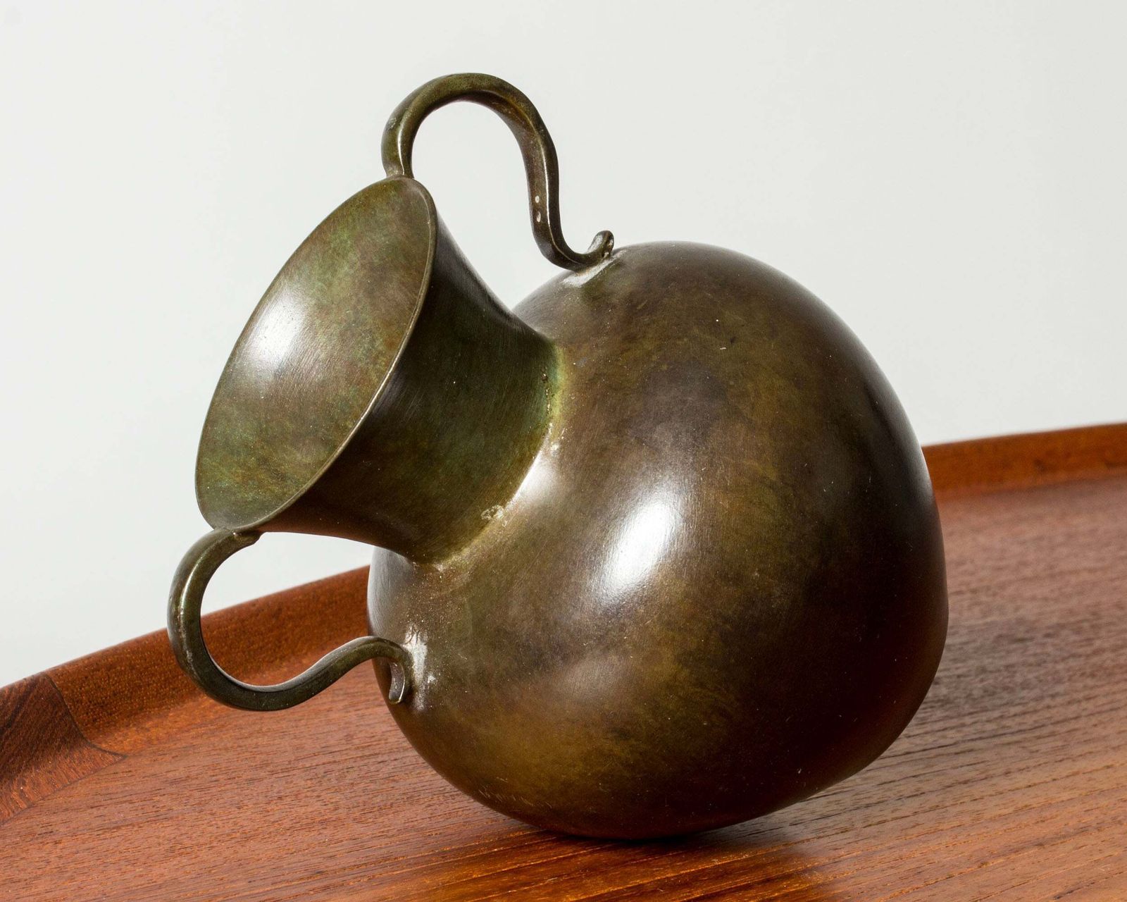 Zweeds modernistisch gepatineerd bronzen vaasje van Gab, jaren 1930 photo buy
