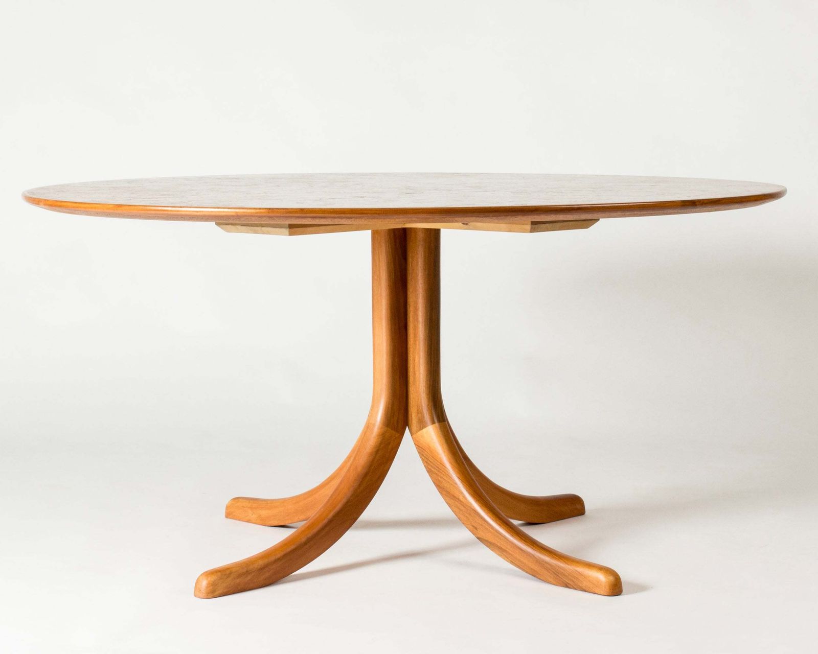 Table à manger mid-century en noyer par Josef Frank pour Firma Svenskt Tenn, Suède, années 1950 photo 14399.0