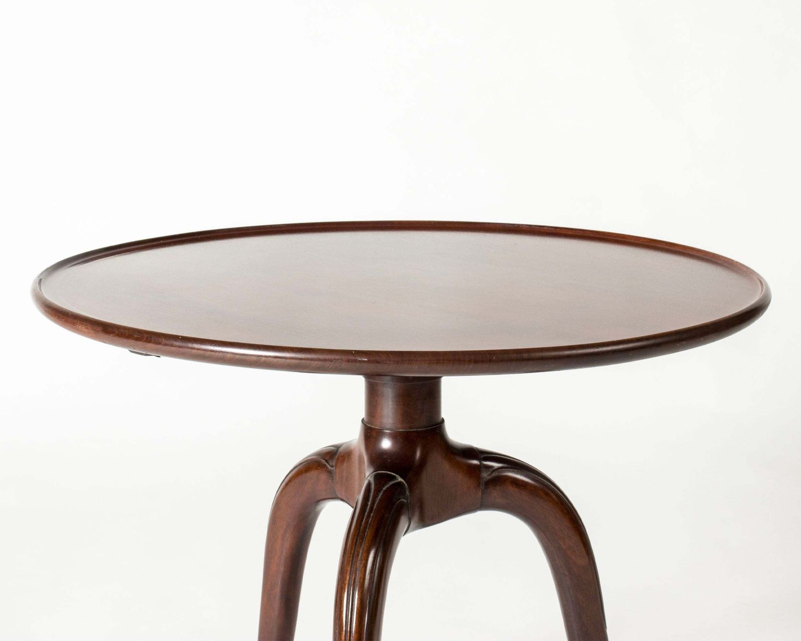 Danish Modern Mahogany Side Table By Frits Henningsen, Denmark, 1930/40s photo vinterior
