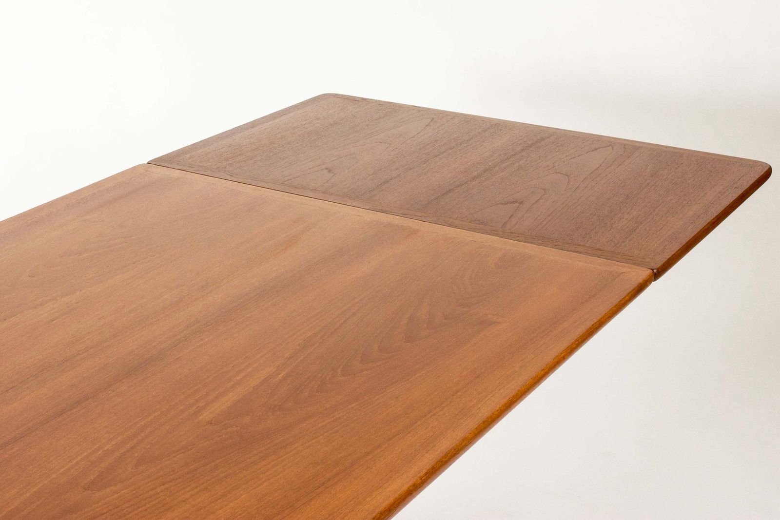 Midcentury Modern “Sabre Leg” Dining Table By Hans J. Wegner, Denmark, 1960s photo vinterior
