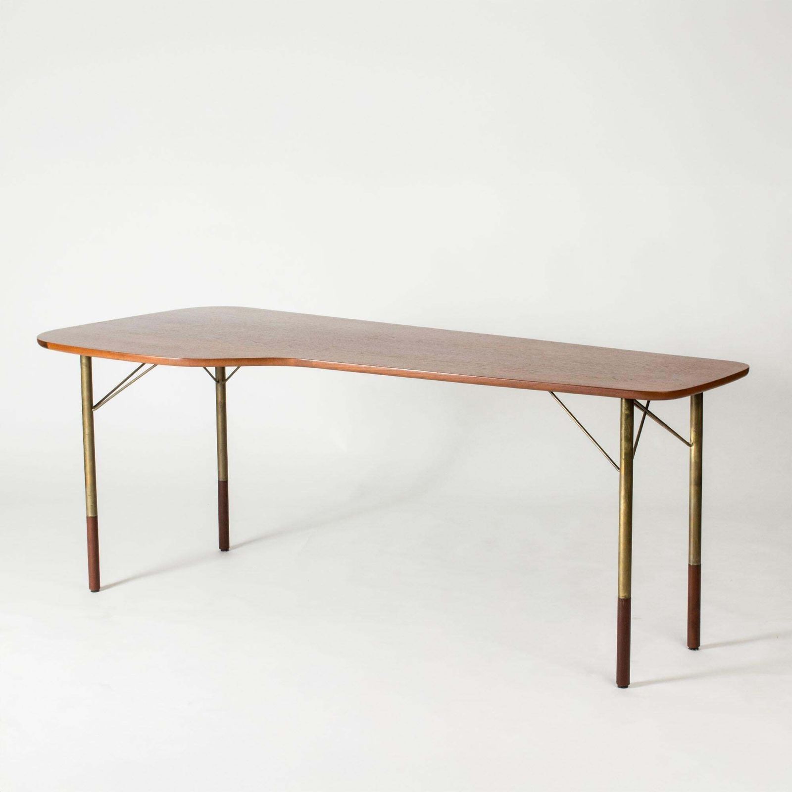 Scandinavian Modern vrijstaand teakhouten bureau, Denemarken, jaren 1950 photo for sale