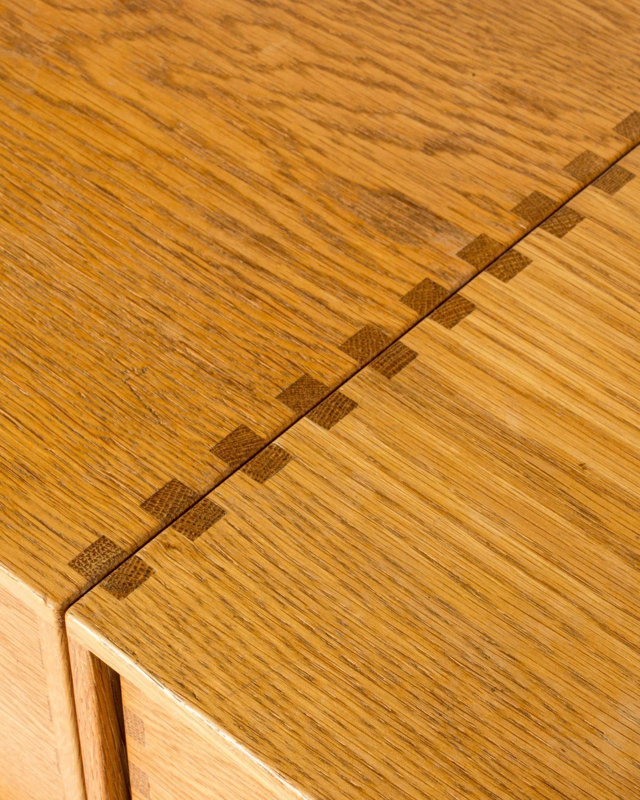 photo furniture Mid-Century Modern Wandgemonteerde Eiken Kaptafel Van Luxus, Zweden, jaren 1960