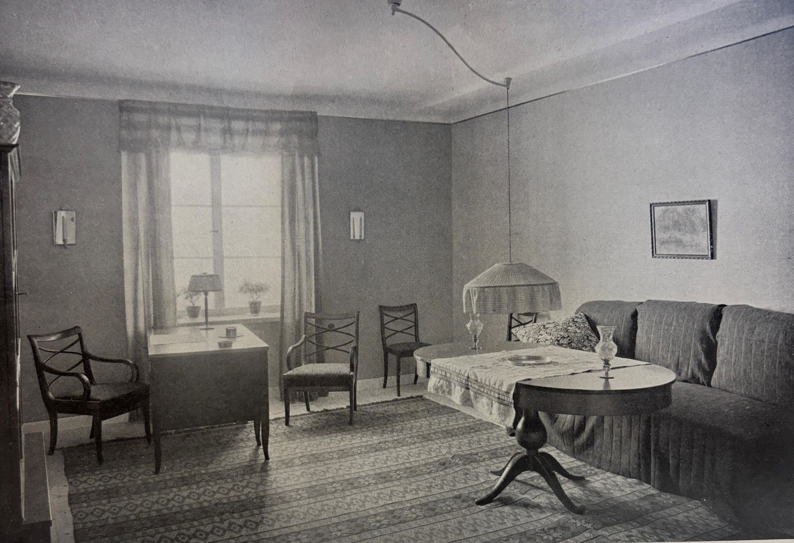 photo vinterior Swedish Grace stoelen zonder armleuningen van Carl Malmsten, Smf Bodafors, jaren 1920
