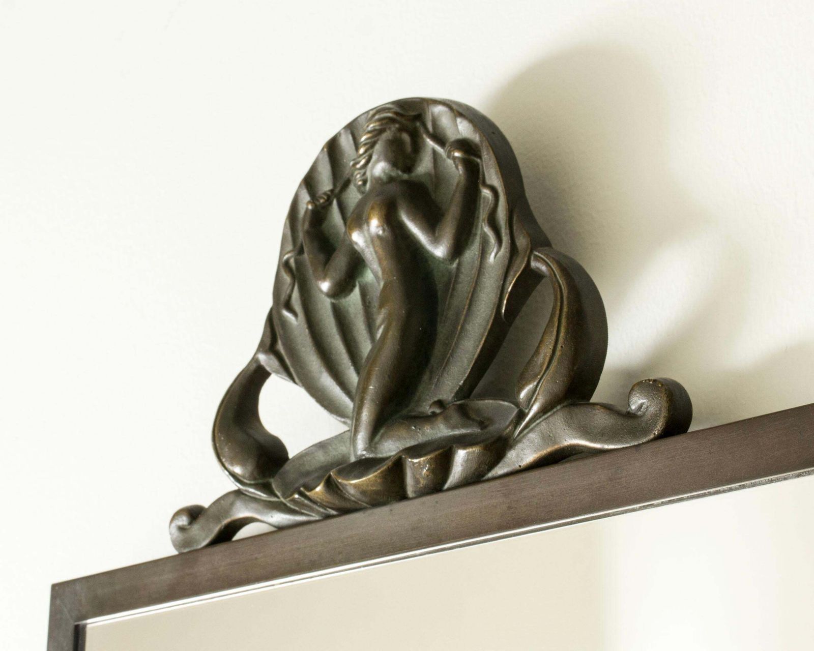 Swedish Grace bronzen wandspiegel van Oscar Antonsson, Ystad Metall, Zweden, jaren 1930 photo buy