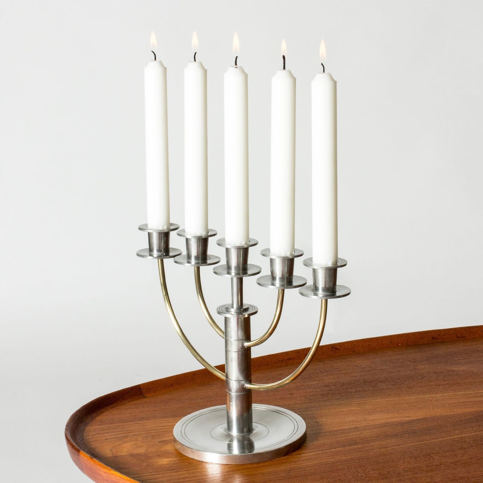 Functionalist tinnen kandelaar, toegeschreven aan Sylvia Stave, Zweden, 1929 photo Woonaccessoires