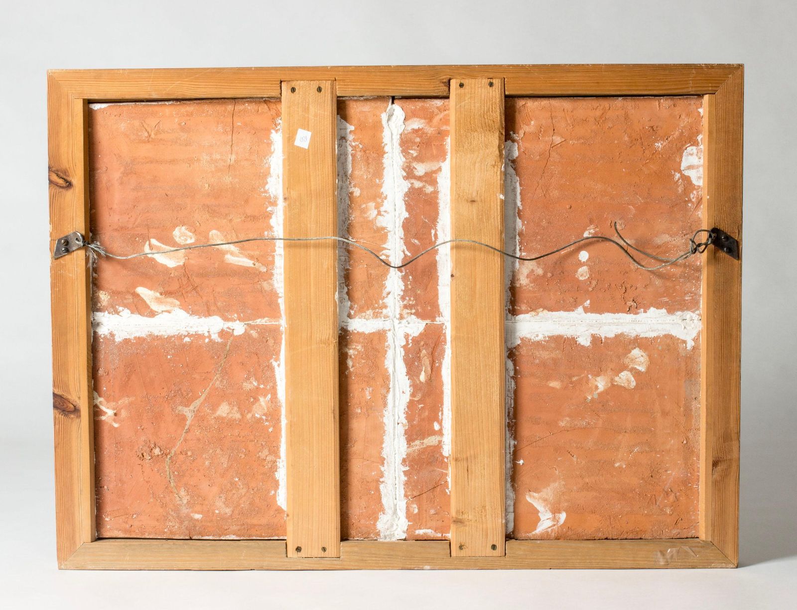 photo furniture Relief mural moderniste, nature morte en terre cuite, par Allan Ebeling