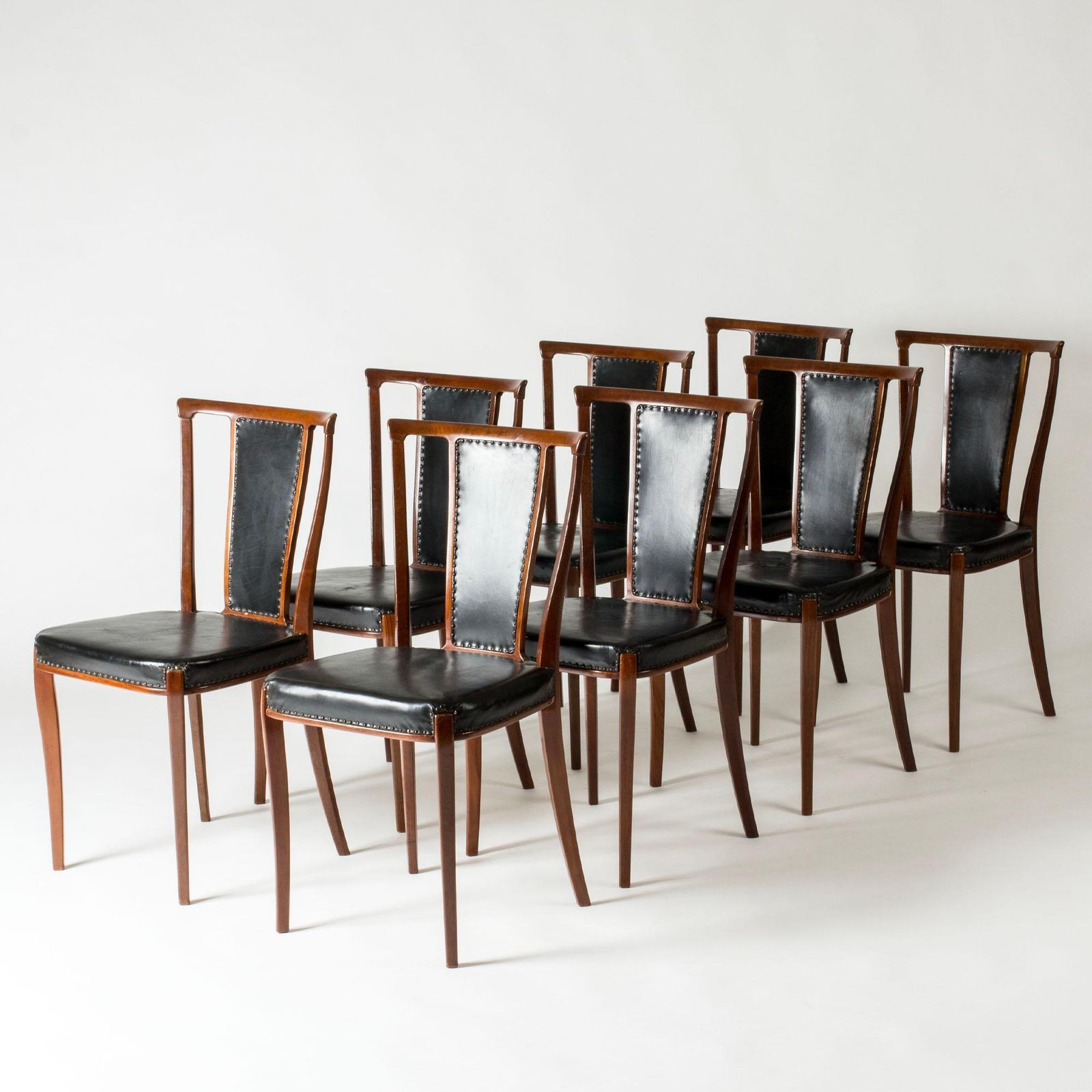 Ensemble de huit chaises de salle à manger suédoises modernes en acajou, par Carl Axel Acking, années 1950 photo furniture