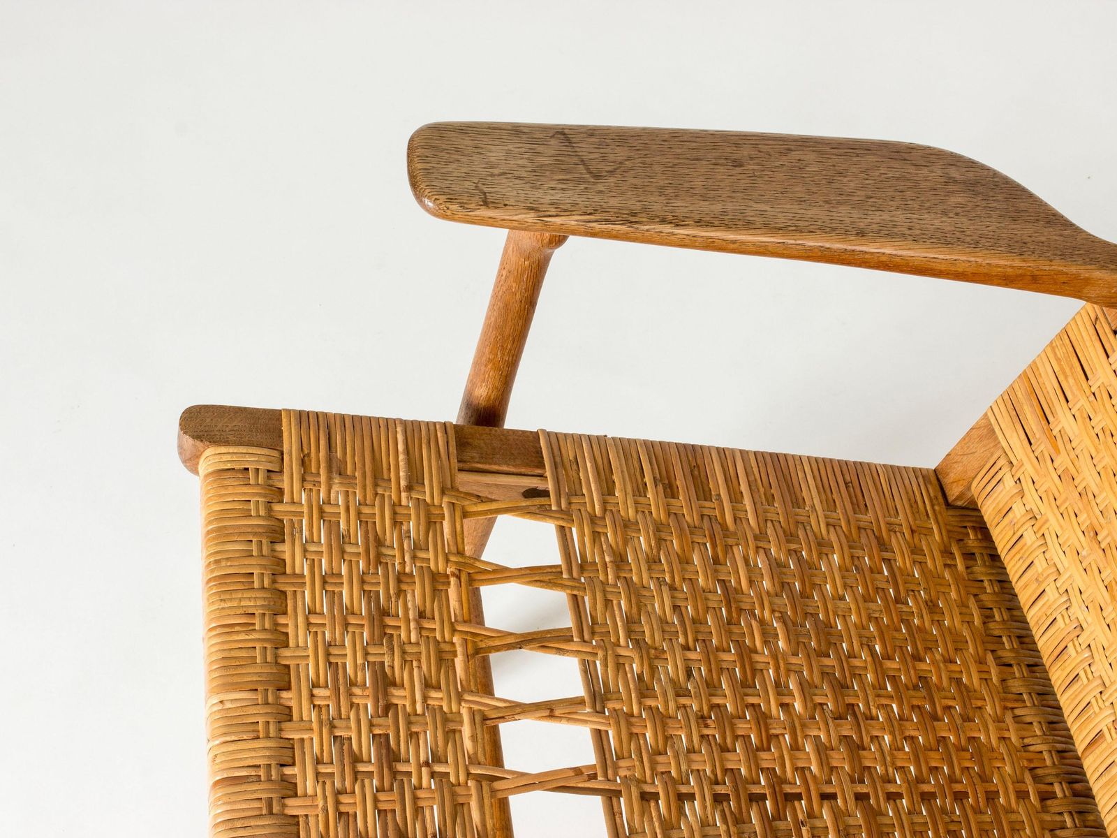 Mobilier Paire de fauteuils de salon mid-century « CH 27 » par Hans J. Wegner, Danemark, années 1950 photo