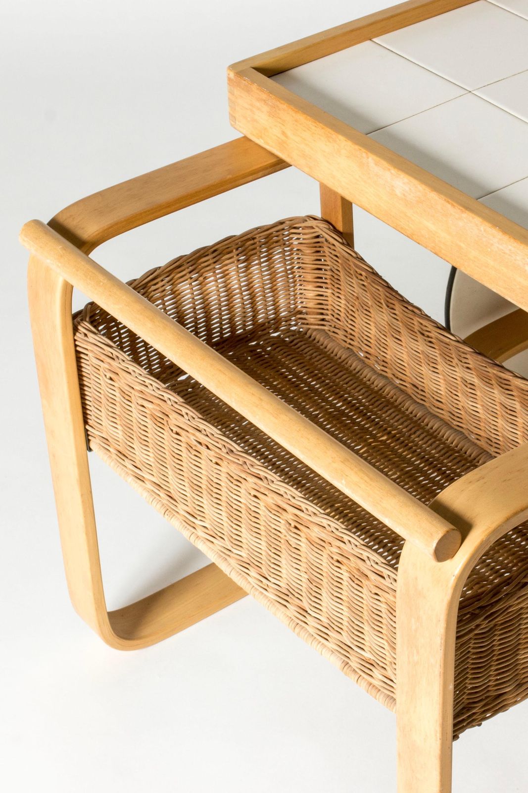 photo for sale Chariot à thé finlandais modèle 900 par Alvar Aalto, Artek, Finlande