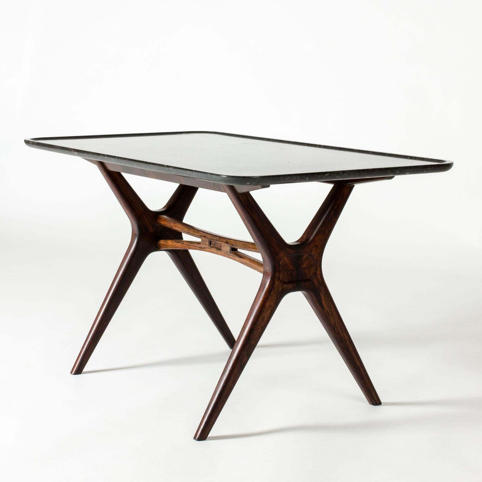 Swedish Modern salontafel in palissanderhout, Carl Axel Acking photo Meubels