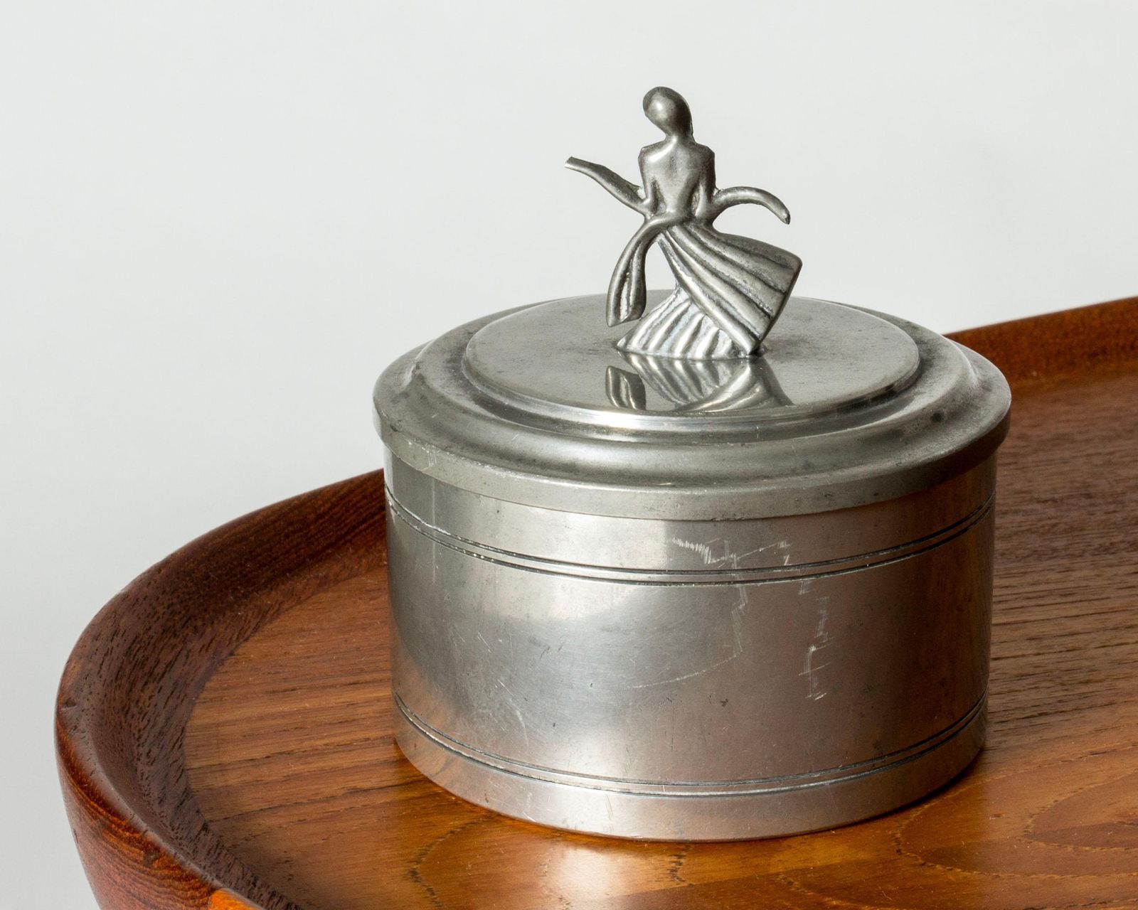Pot en étain mid-century de Ystad Metall photo furniture