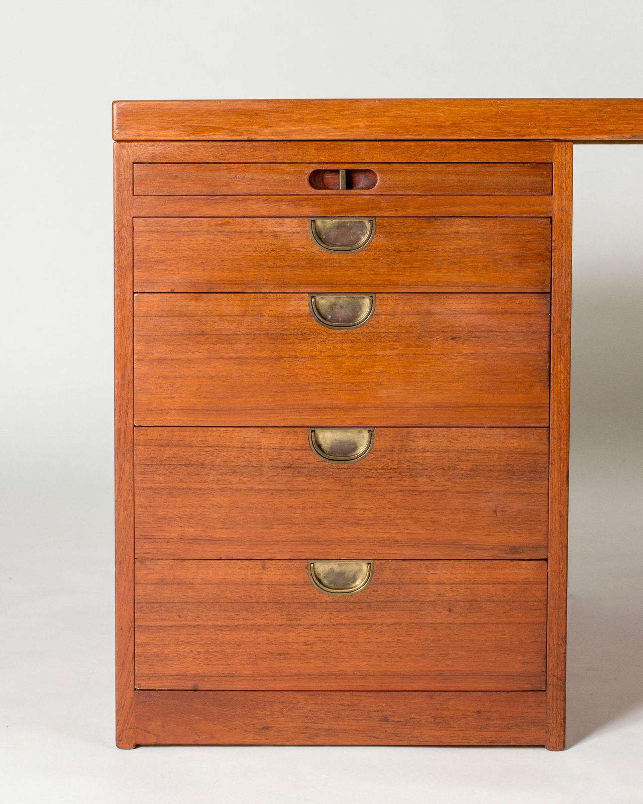 Teakhouten bureau van Børge Mogensen, Scandinavisch Modern, Denemarken, ca. jaren 1950 photo vinterior
