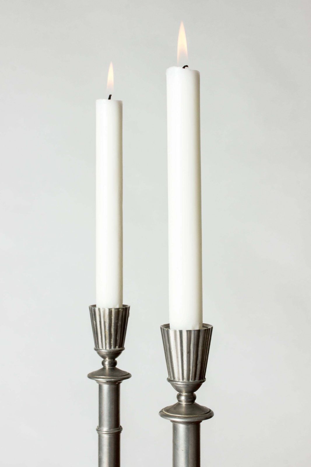 Modernistische tinnen kandelaars van Erik Flemming, Zweden, 1930 photo Woonaccessoires