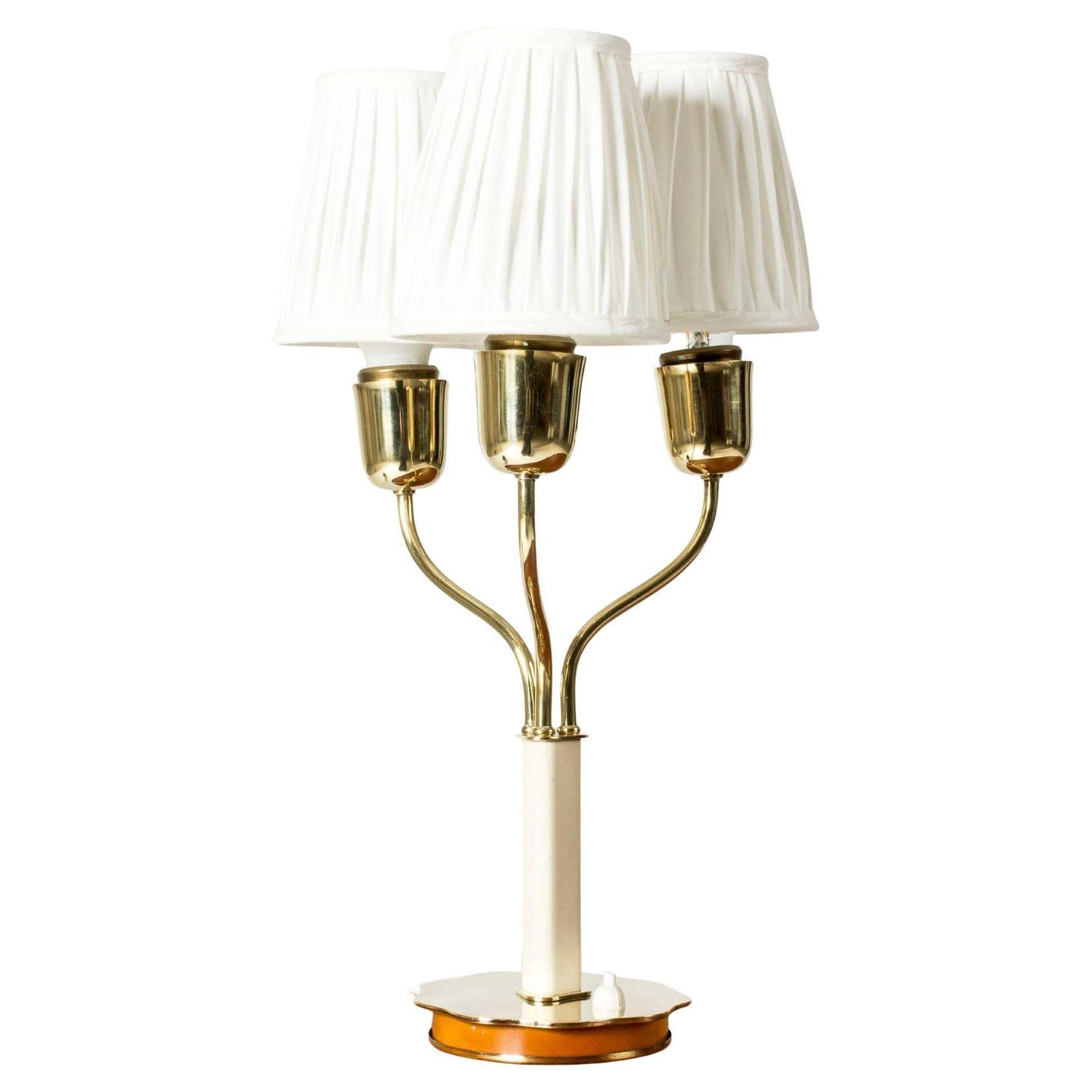 Zweedse Modern tafellamp uit de jaren 1940 van Harald Notini, in messing en hout
