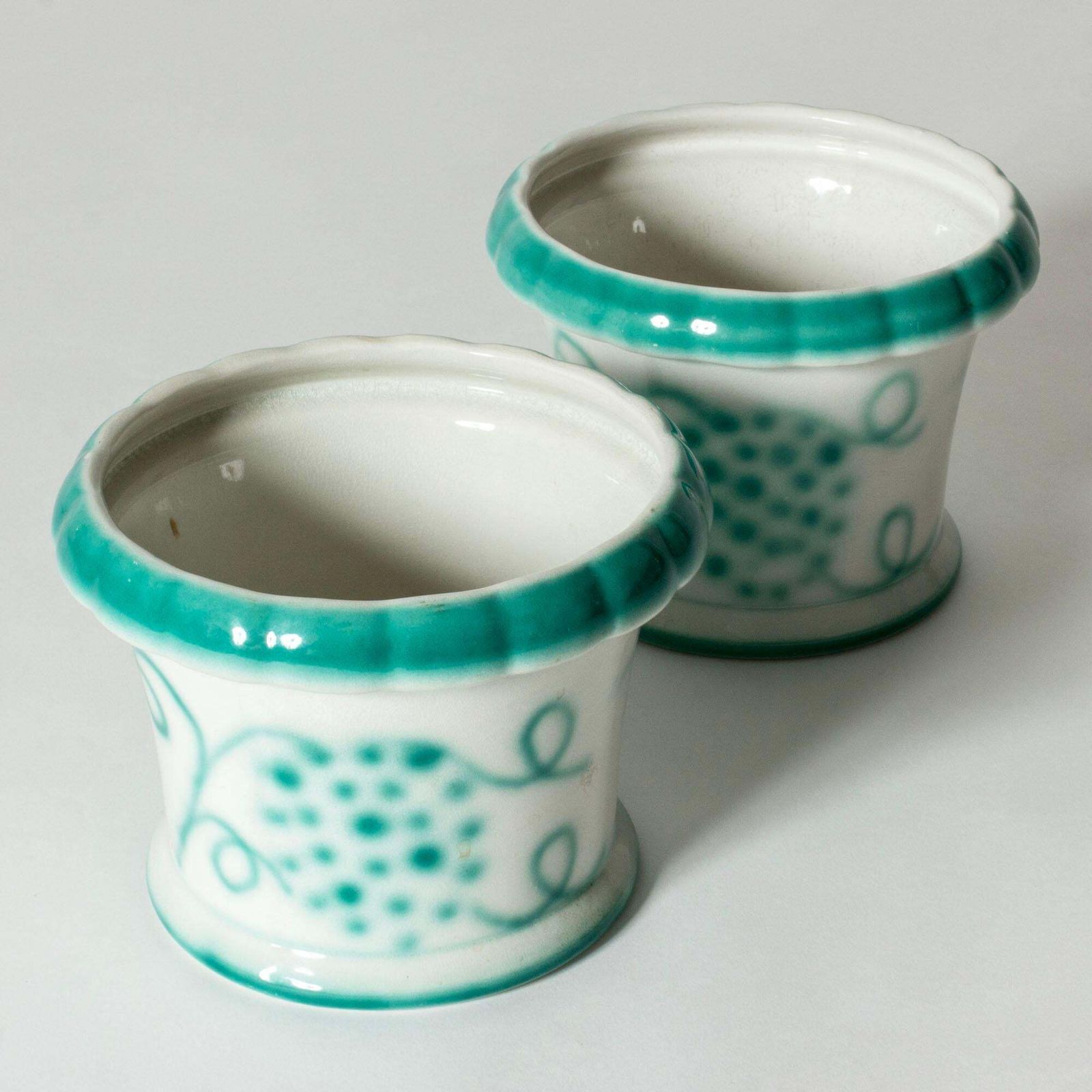 Paar art deco plantenbakken van Wilhelm Kåge, Gustavsberg, Zweden, jaren 1920 photo Woonaccessoires