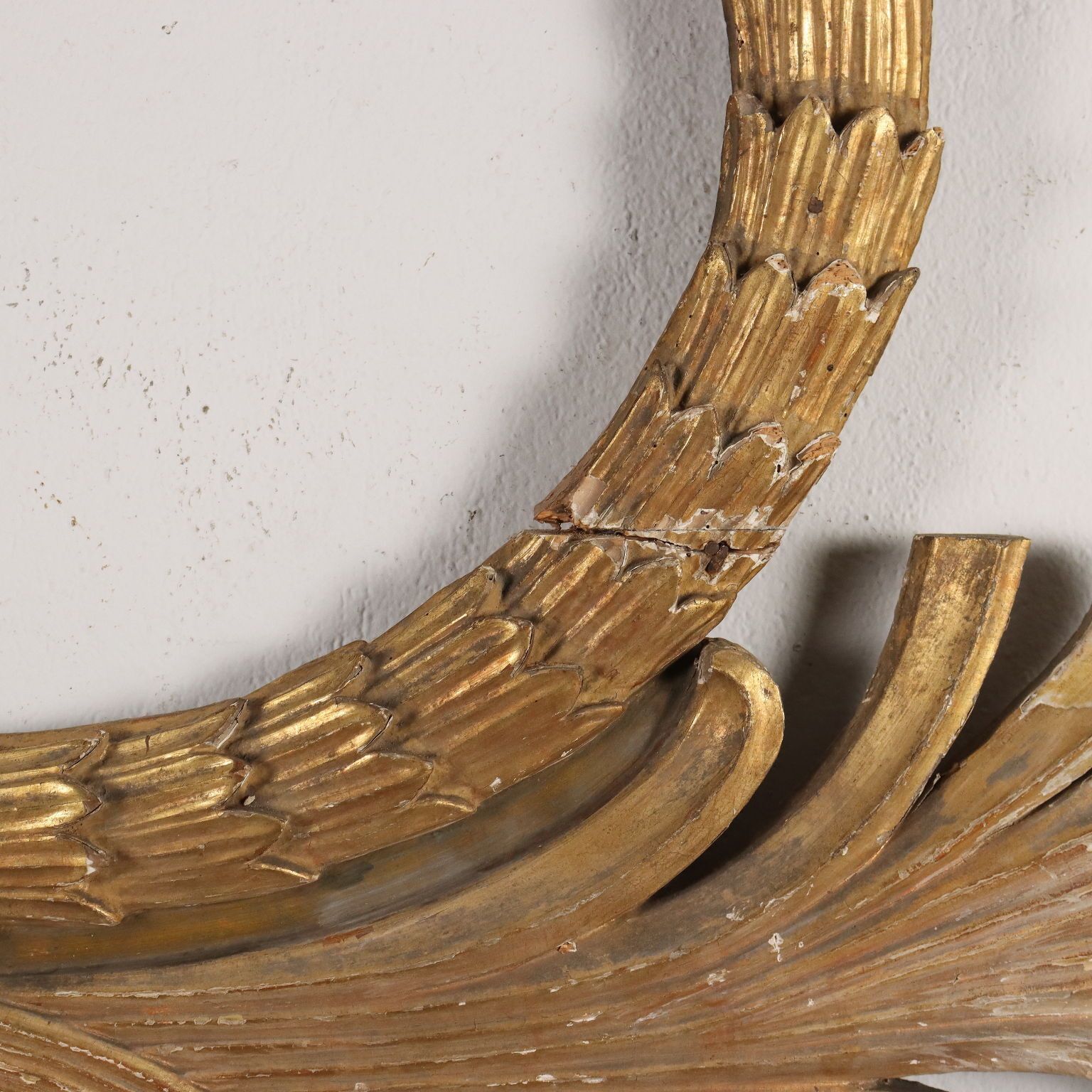 Frise de dessus-de-porte d'époque en bois sculpté et doré, Italie, XIXe siècle photo Art