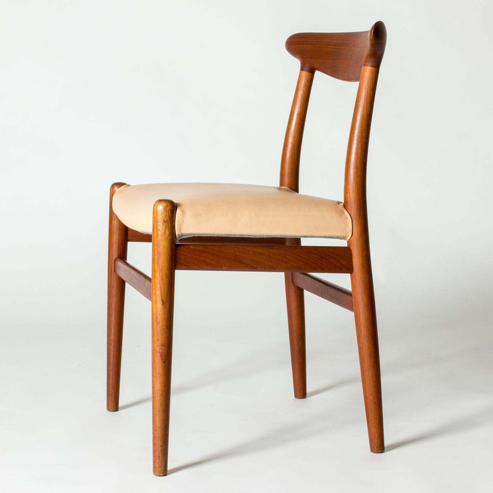 Mid-Century Modern "W2" eetkamerstoelen van Hans J. Wegner, Denemarken, jaren 1960 photo buy