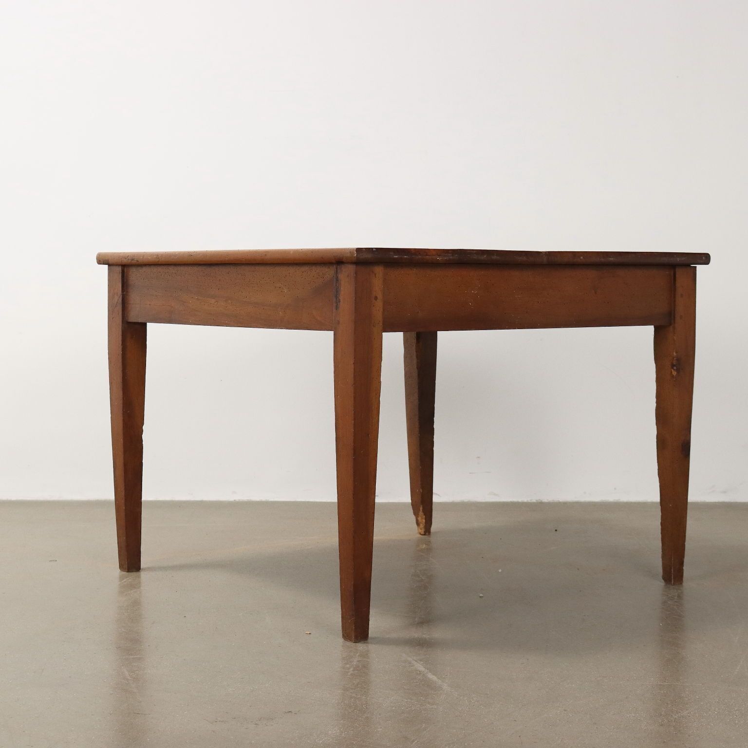photo furniture Directoire Table Walnut Italy XVIII Century
