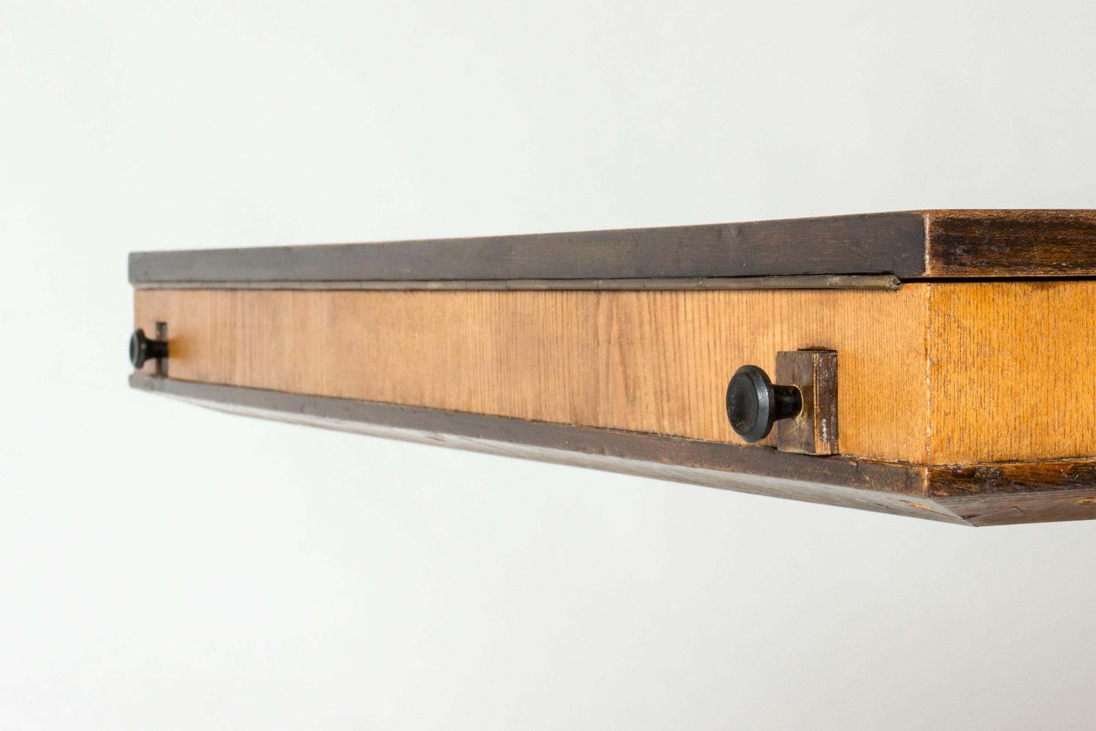 Modernistisch bijzettafeltje van Erik Chambert, Zweden, jaren 1930 photo for sale