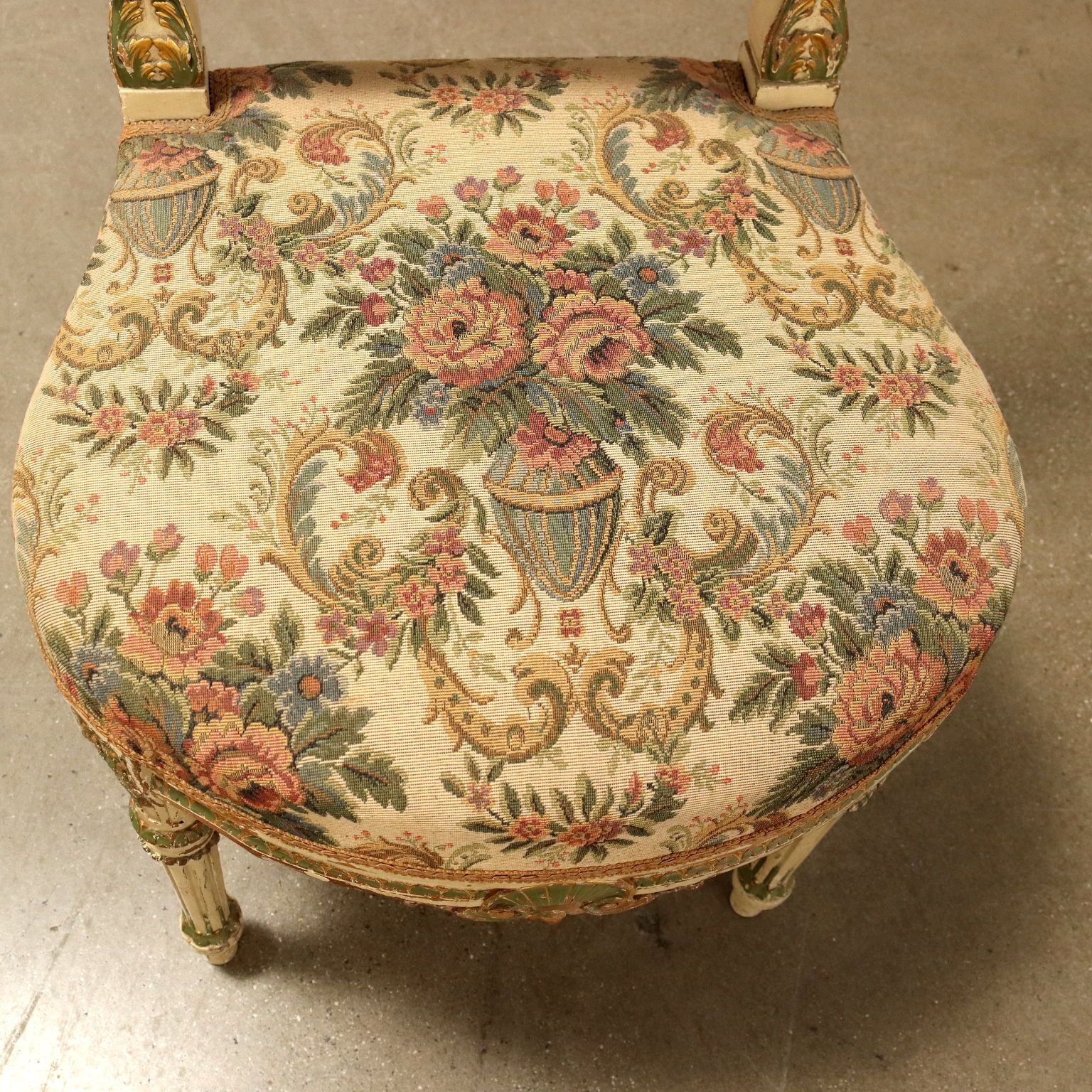 Lacquered And Gilded Chairs In Neoclassical Style photo 550.0