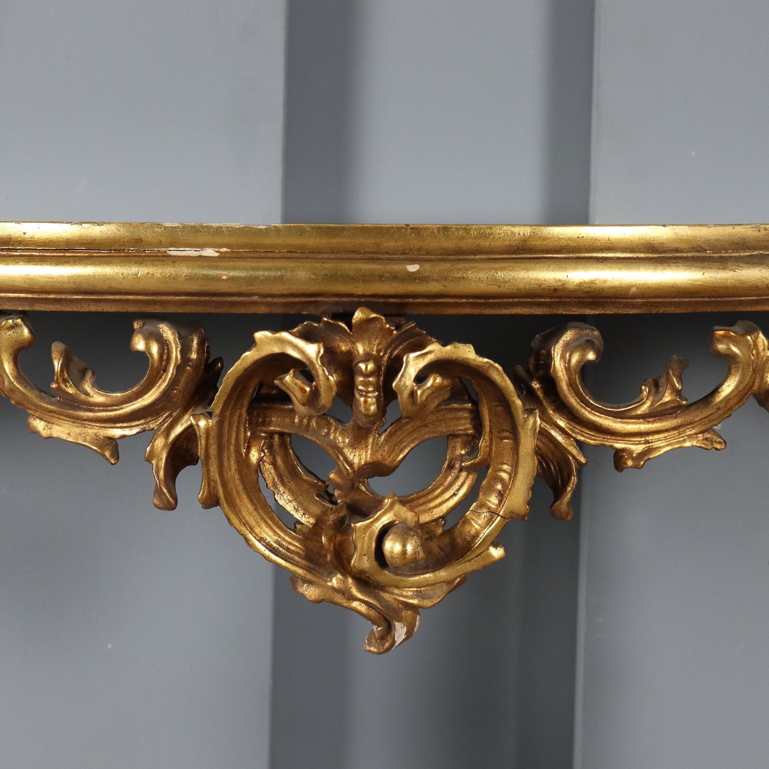 Console de style Rococo, plateau en marbre photo for sale