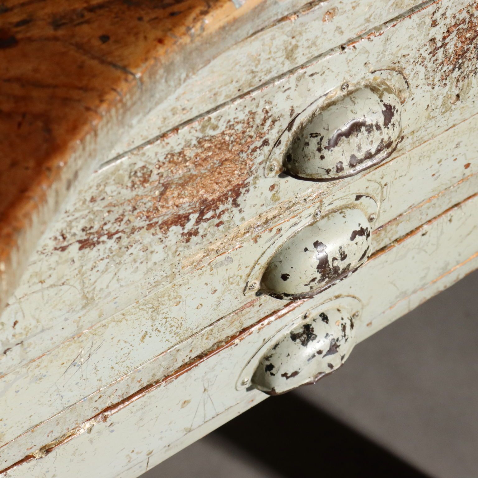 Table industrielle en sapin et orme, design italien, XXe siècle photo buy