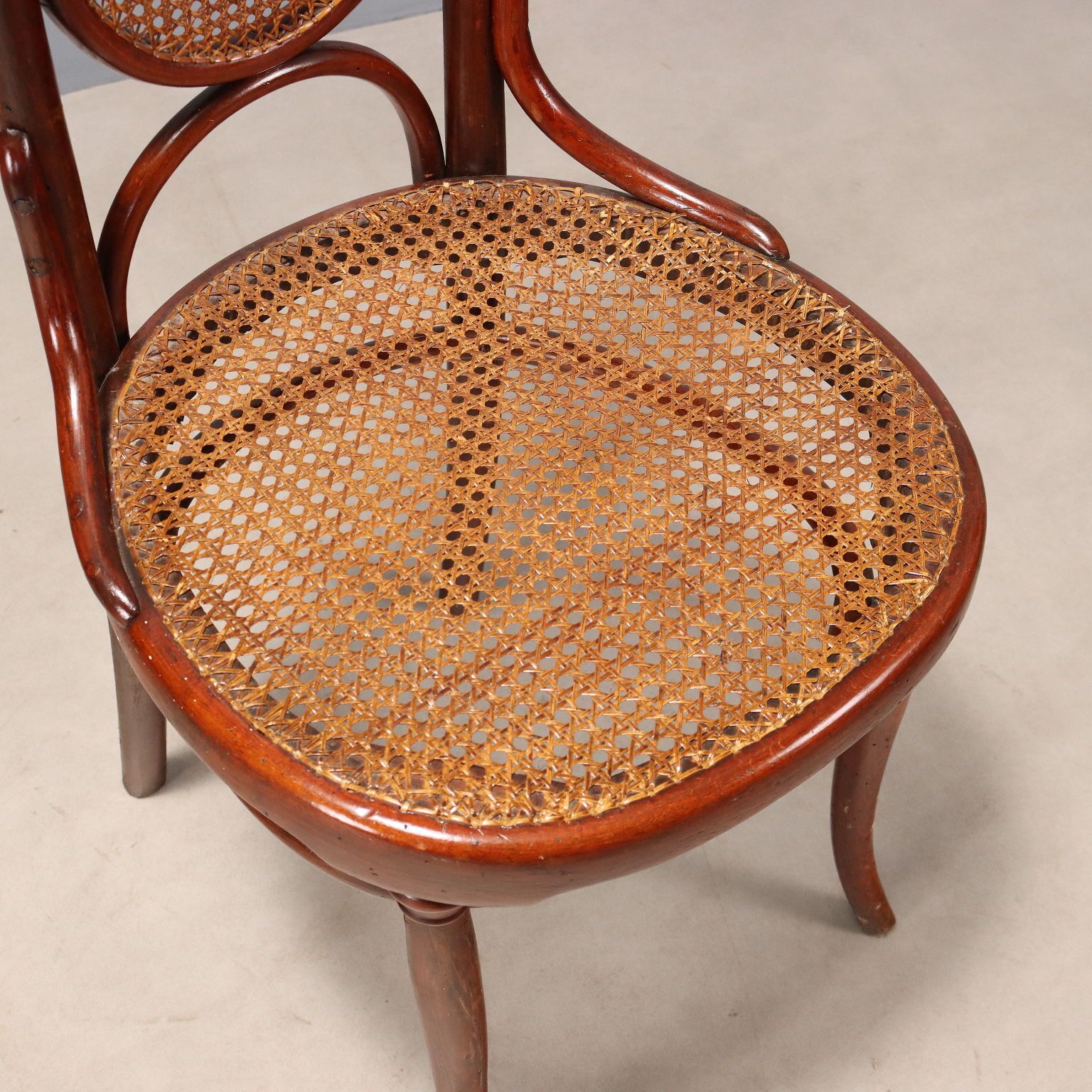 Thonet stoelen in gebogen beukenhout, Wenen, begin 20e eeuw photo buy