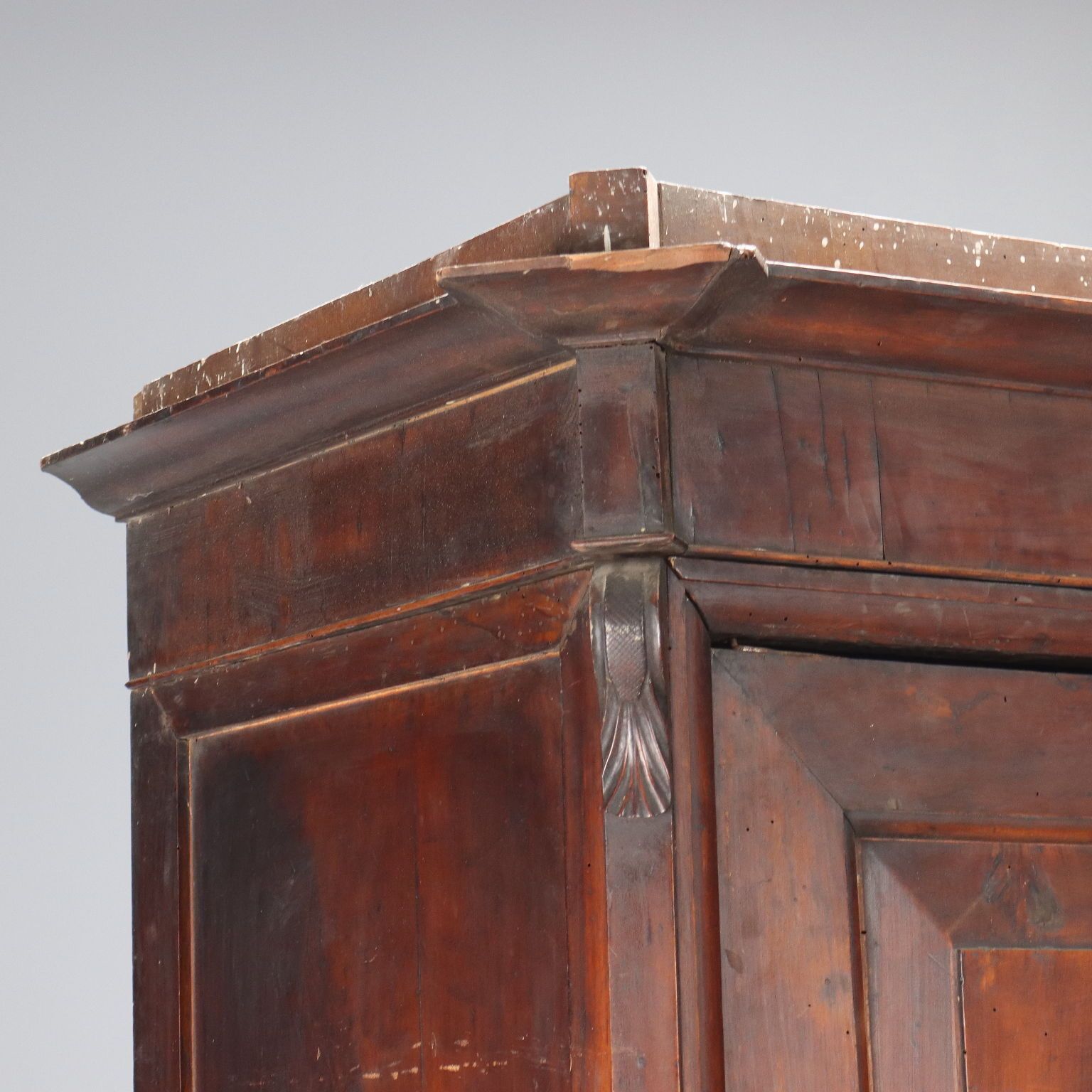 Armoire d'époque en noyer et peuplier, Italie, XVIIIe siècle photo 1100.0