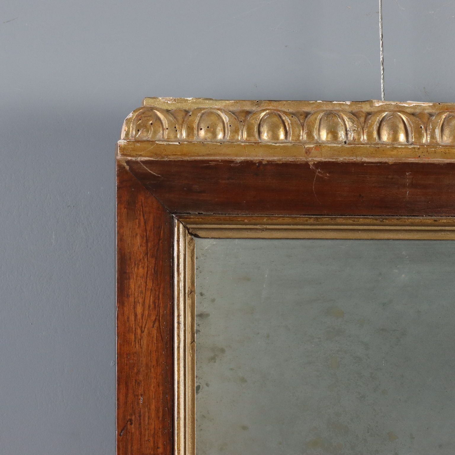 Miroir d'époque en noyer sculpté doré, Italie, XIXe siècle photo Décoration