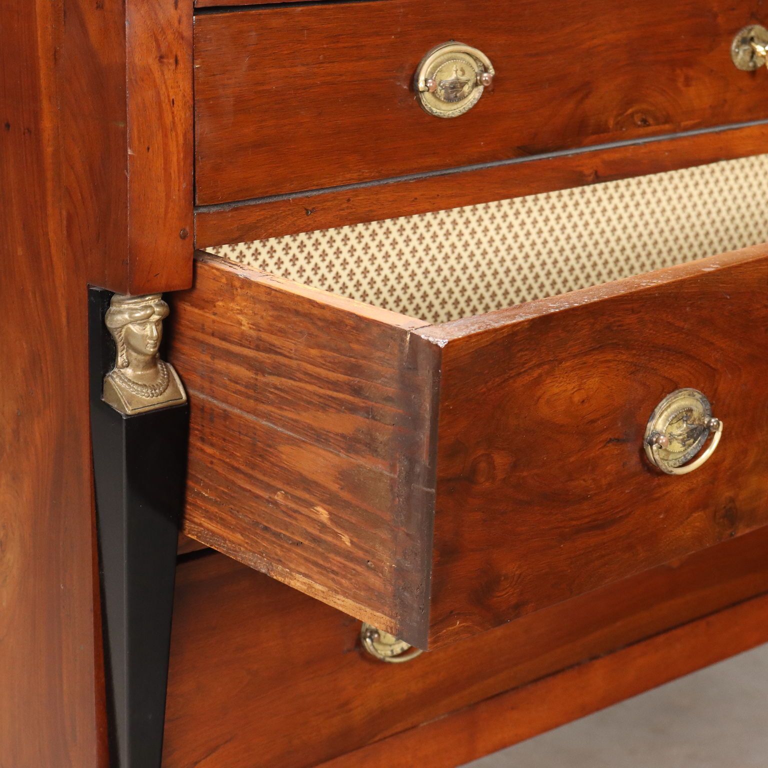 Commode d'époque en noyer 3 tiroirs, Italie, XIXe siècle photo vinterior
