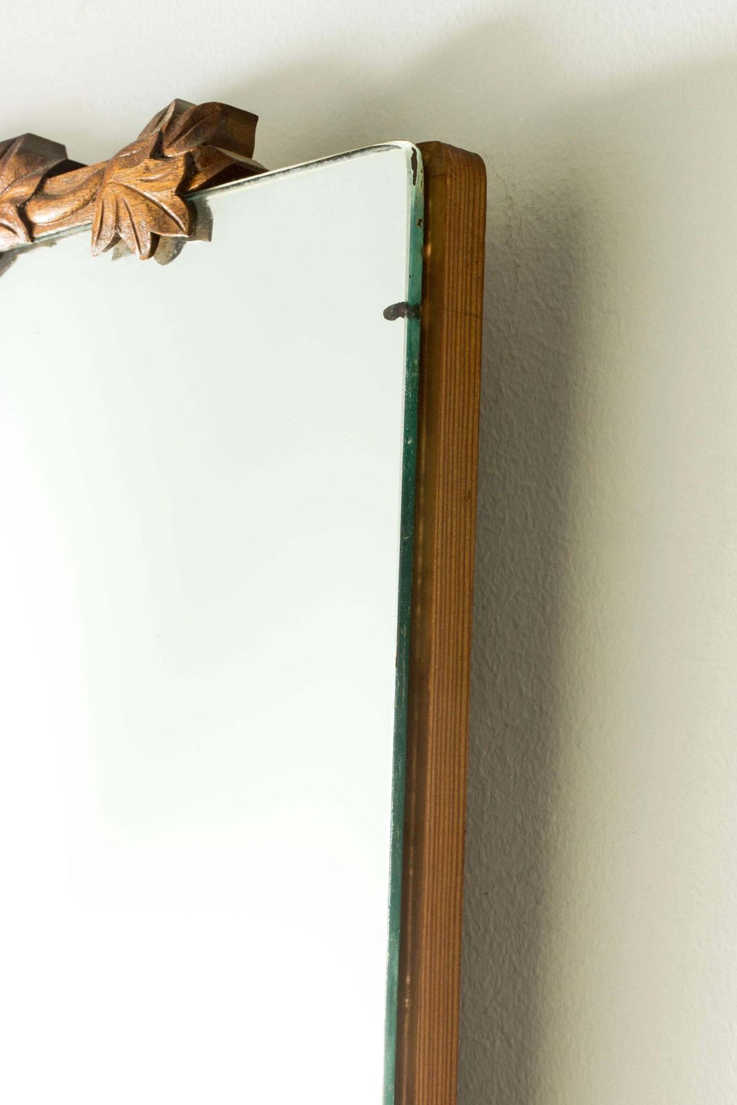 Modernistische wandspiegel met decoratie, Zweden, jaren 1940 photo Woonaccessoires
