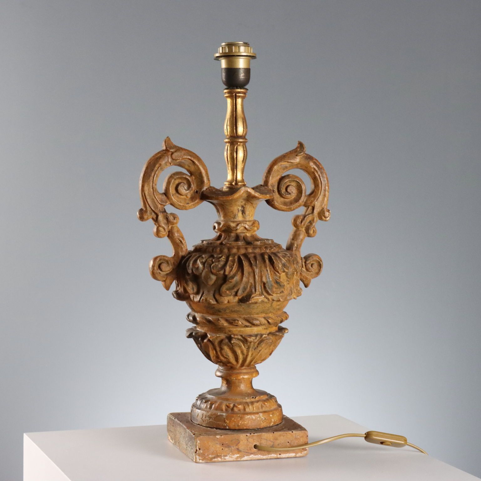 Neoclassicistische Vergulde Houten Lamp 19e Eeuw photo buy