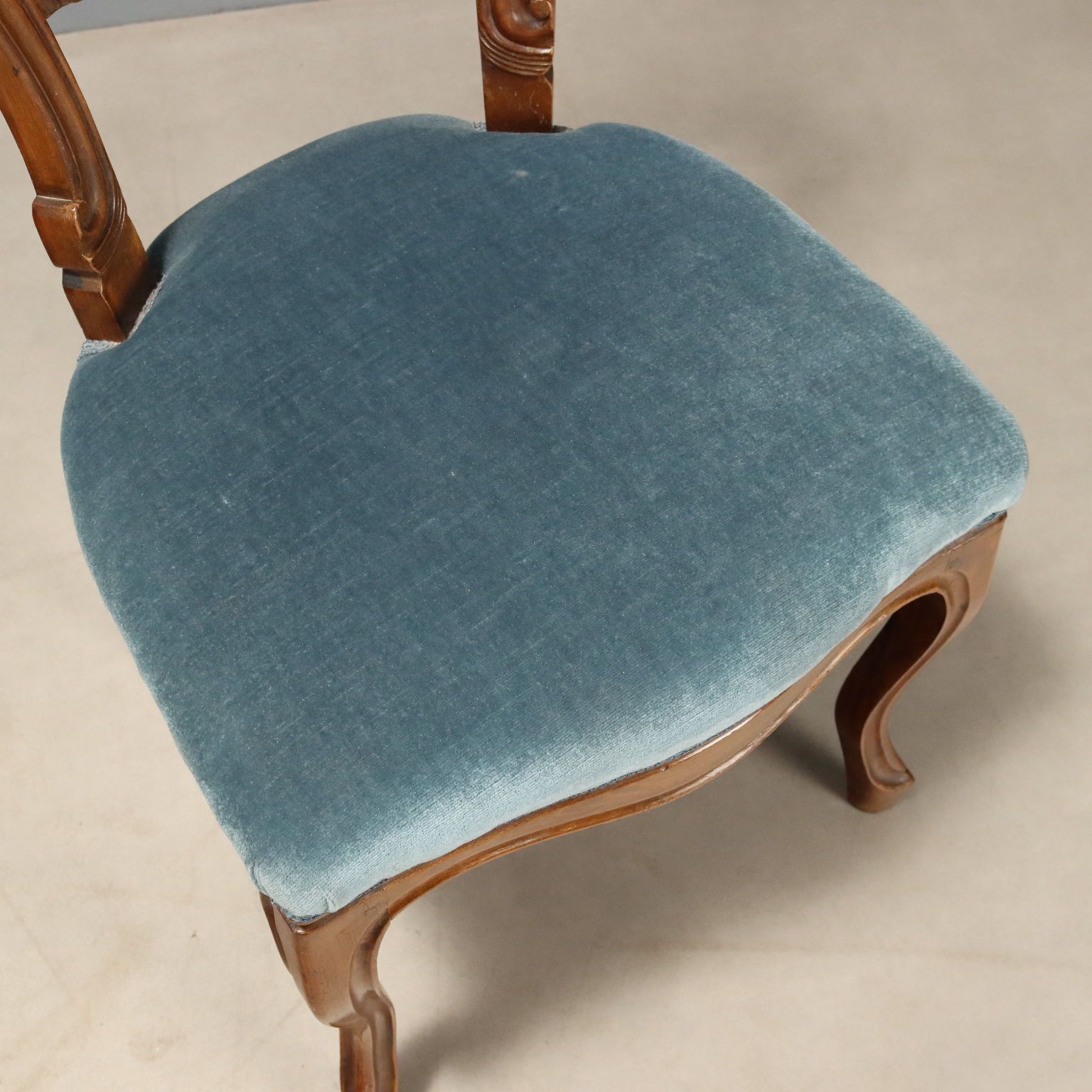 Luigi Filippo Stoelen van Walnoot met Blauwe Fluwelen Bekleding photo buy