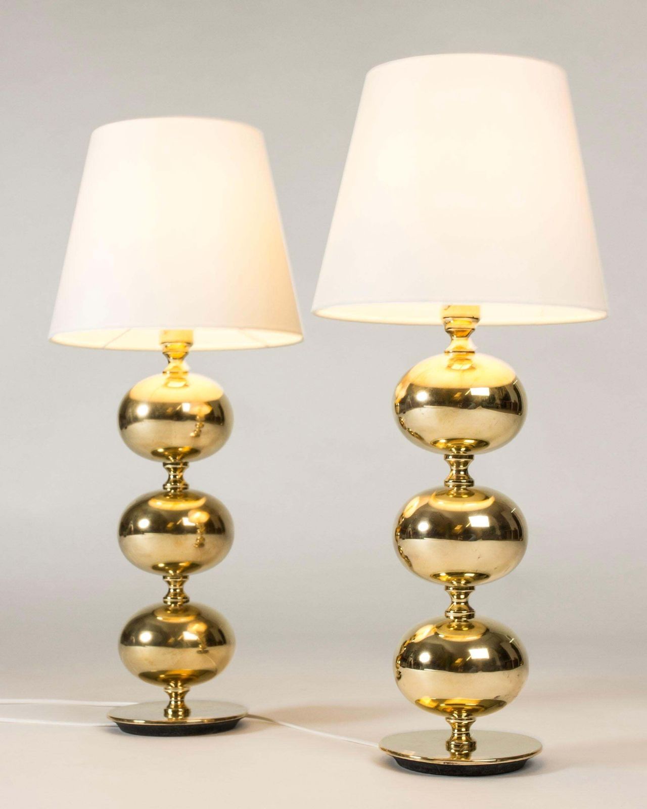 Paire de lampes de table mid-century en laiton par Henrik Blomqvist, Suède, années 1960 photo for sale