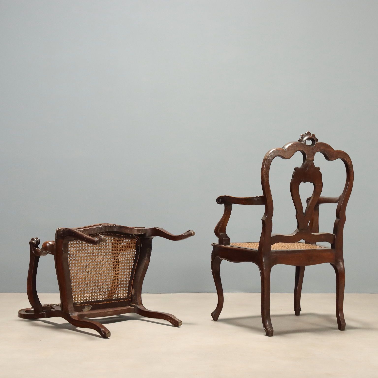 photo furniture Fauteuils baroques en noyer, Italie, fin du XIXe siècle