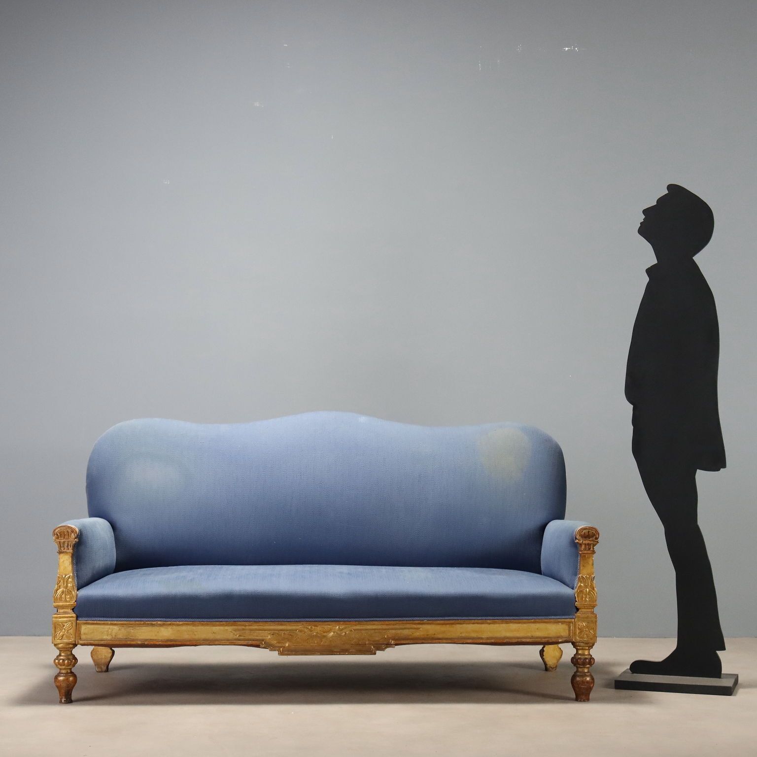 Gesneden en Verguld Walnoten Sofa, Restauratieperiode photo furniture