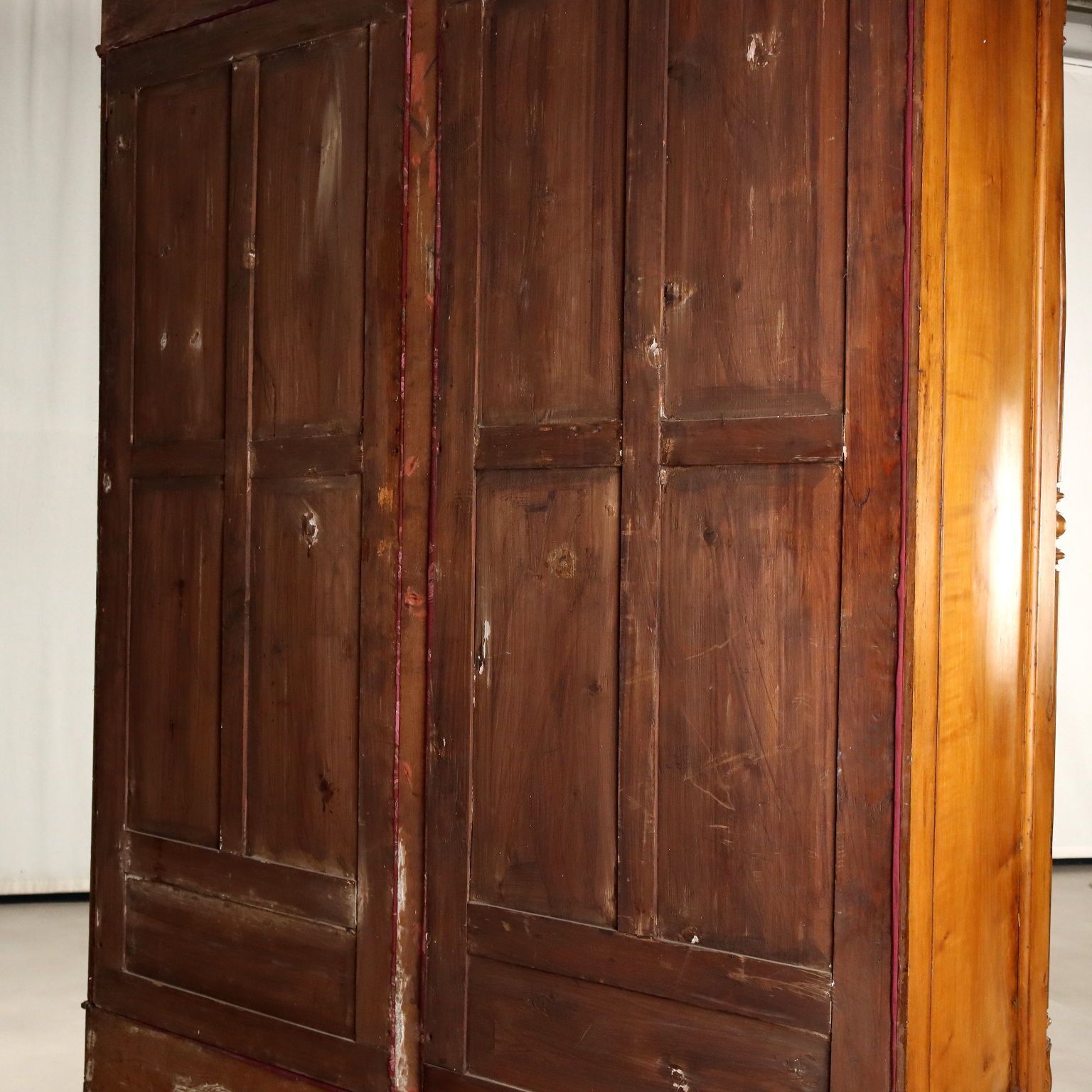 Antieke Kledingkast Walnoot Glas Houtsnijwerk Italië 19e Eeuw photo buy
