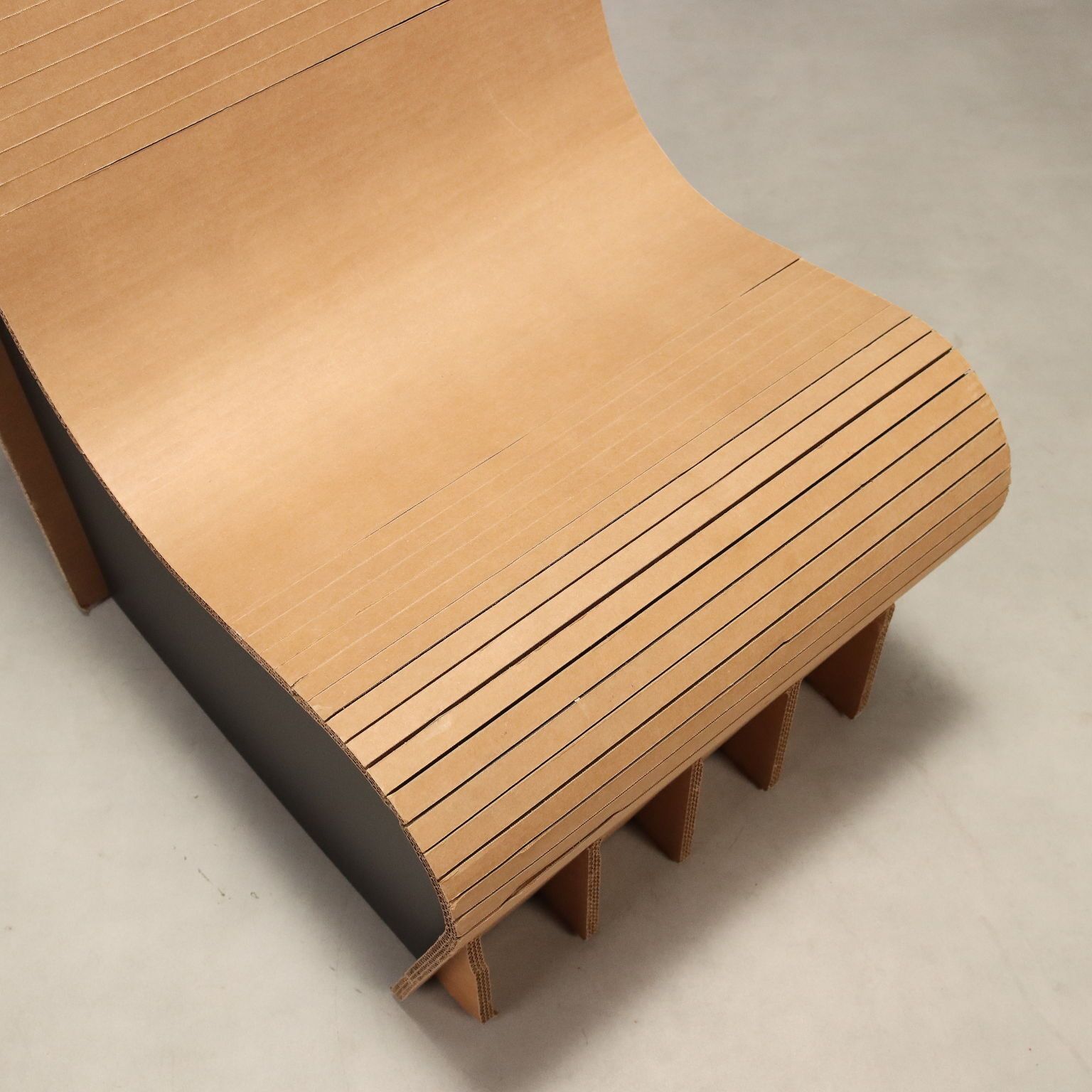 photo for sale Fauteuils en carton, années 2000