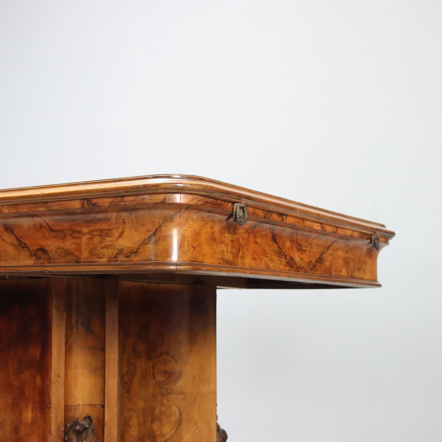 Art Deco Walnut And Walnut Burl Table photo vinterior