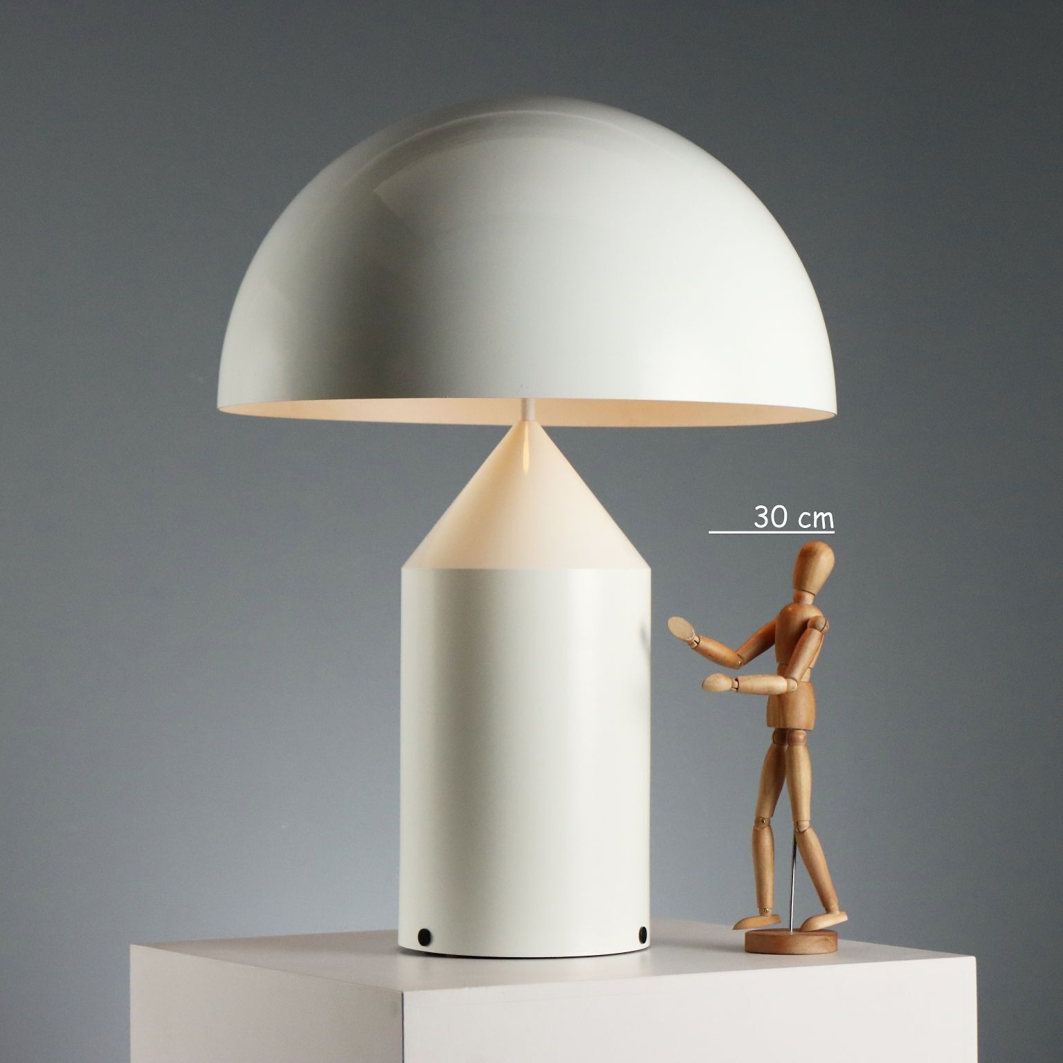 Atollo lamp van Vico Magistretti voor O Luce photo furniture