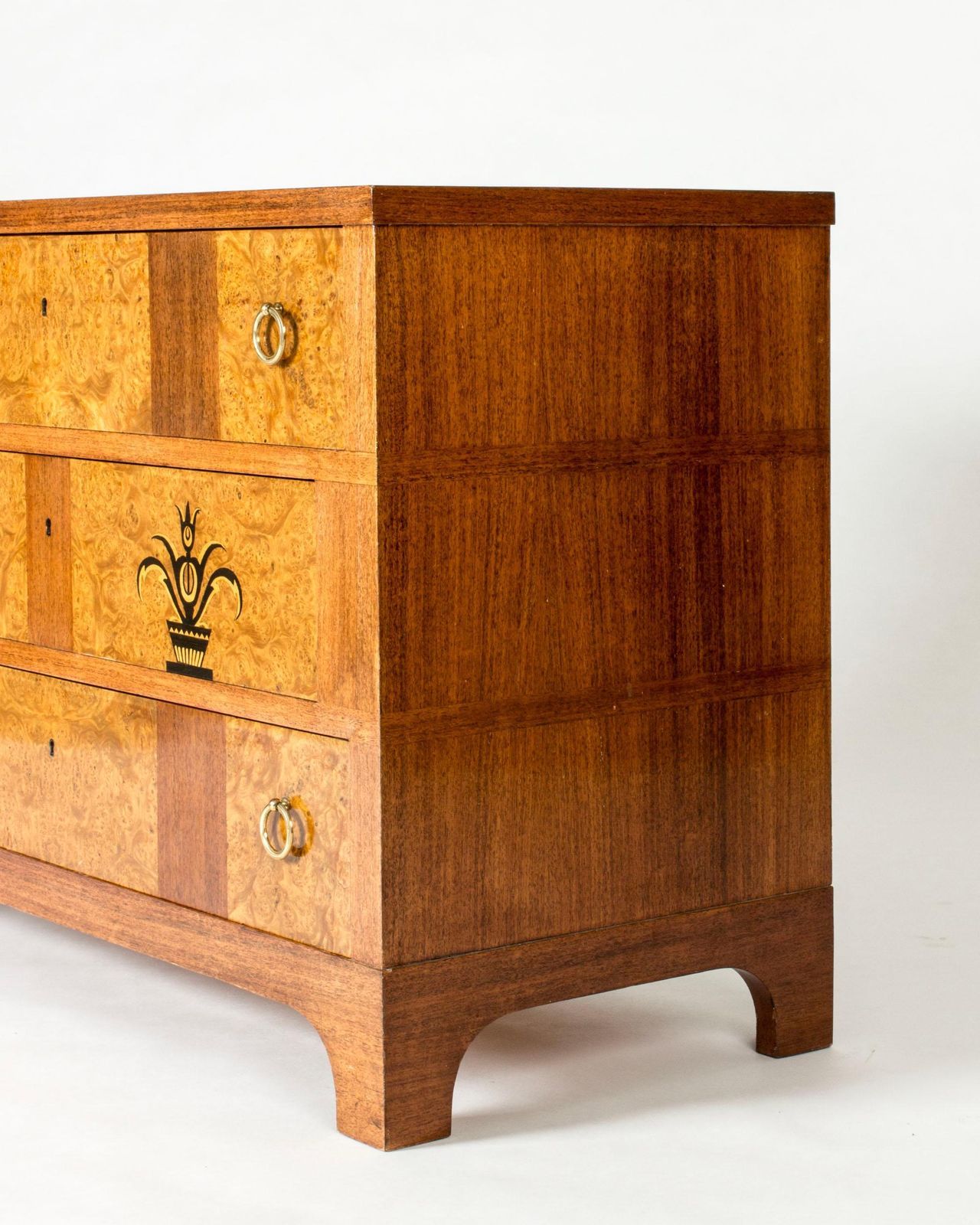 Commode mid-century « Tulip Rose » par Carl Malmsten, Suède, années 1930 photo Mobilier