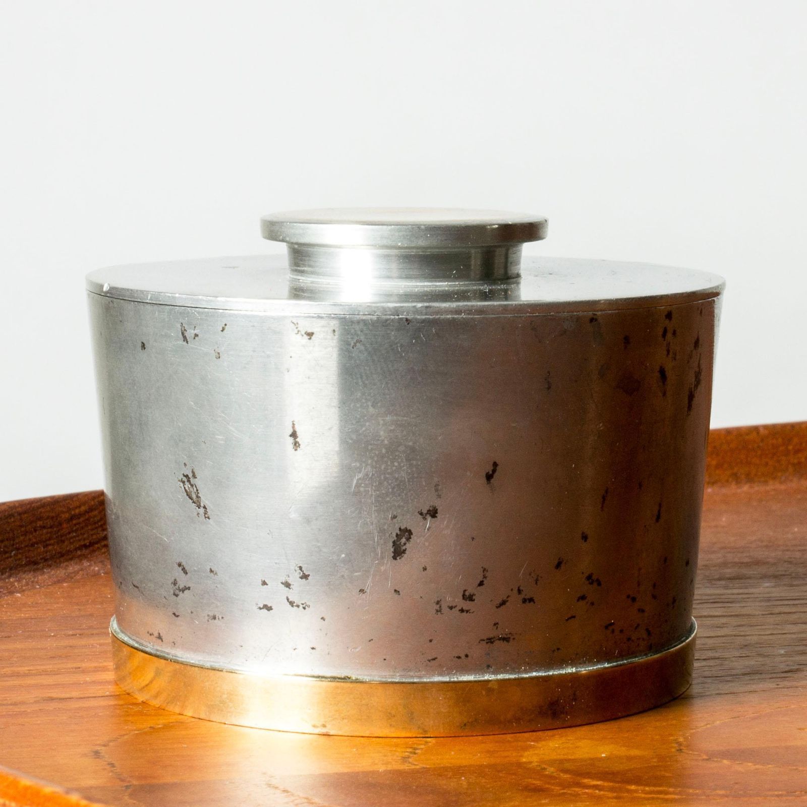 Pot en étain scandinave mid-century, Nils Fougstedt, Svenskt Tenn, Suède, 1936 photo furniture
