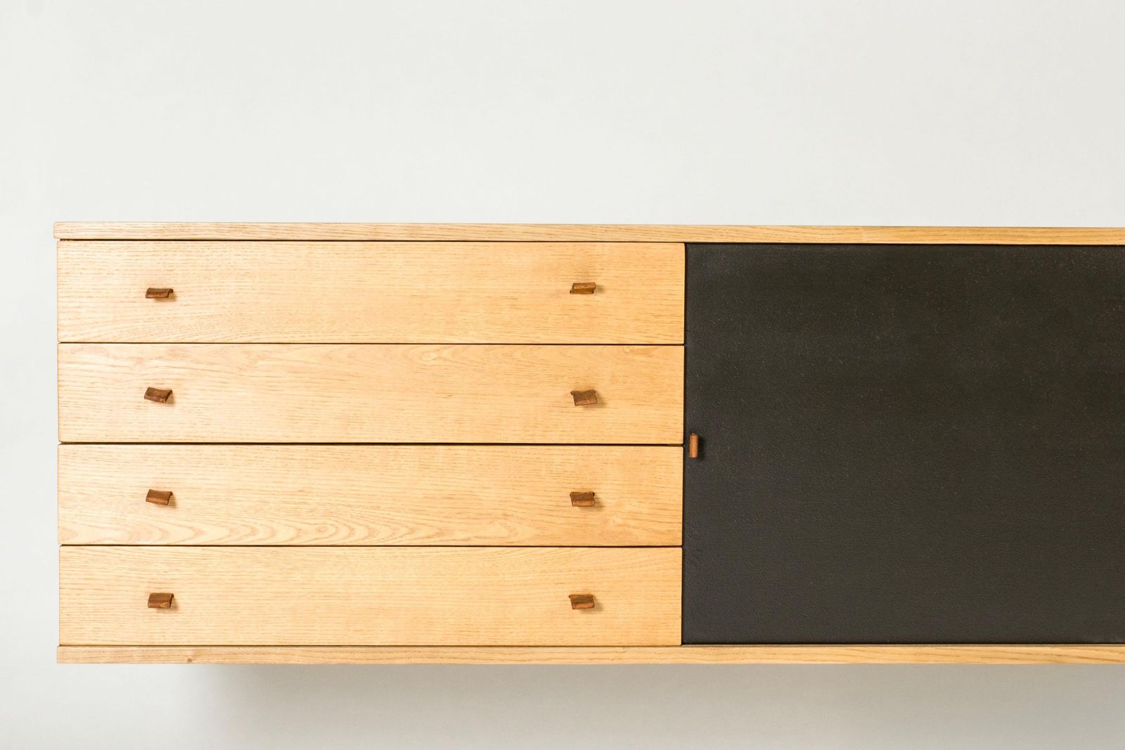 Mid-Century Modern wanddressoir, Harbo Sølvsten, Denemarken, jaren 1960 photo furniture