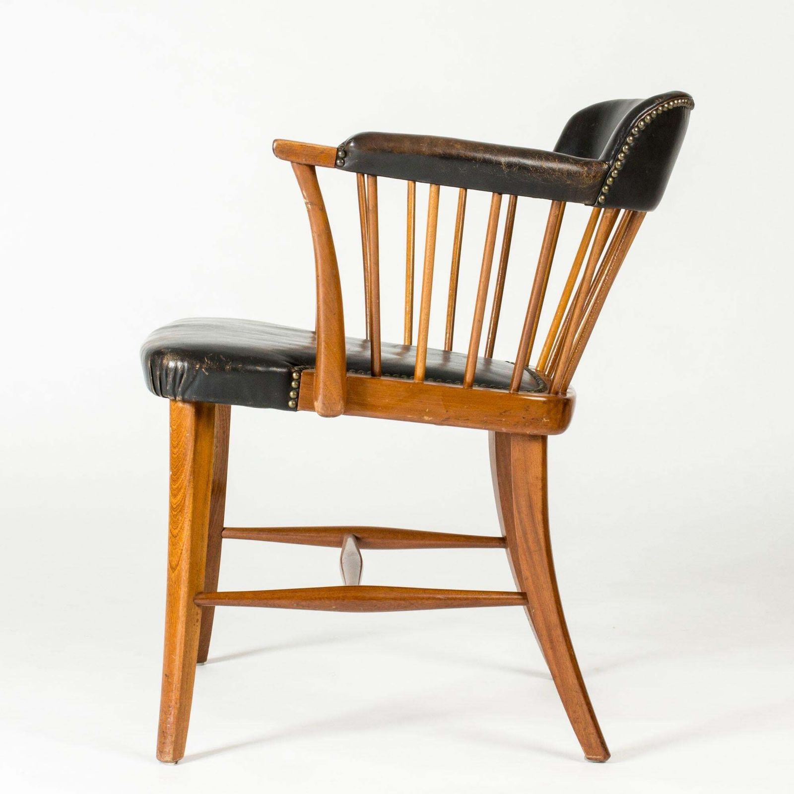 photo furniture Fauteuil mid-century modern « Captain's Chair », par Josef Frank, Suède, années 1950