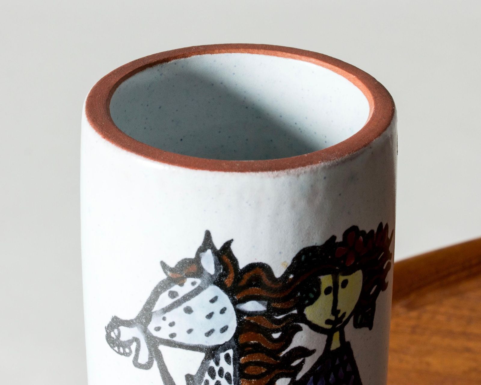 "Karneval" faience vaas van Stig Lindberg, Gustavsberg, Zweden, ca. jaren 1950 photo Woonaccessoires