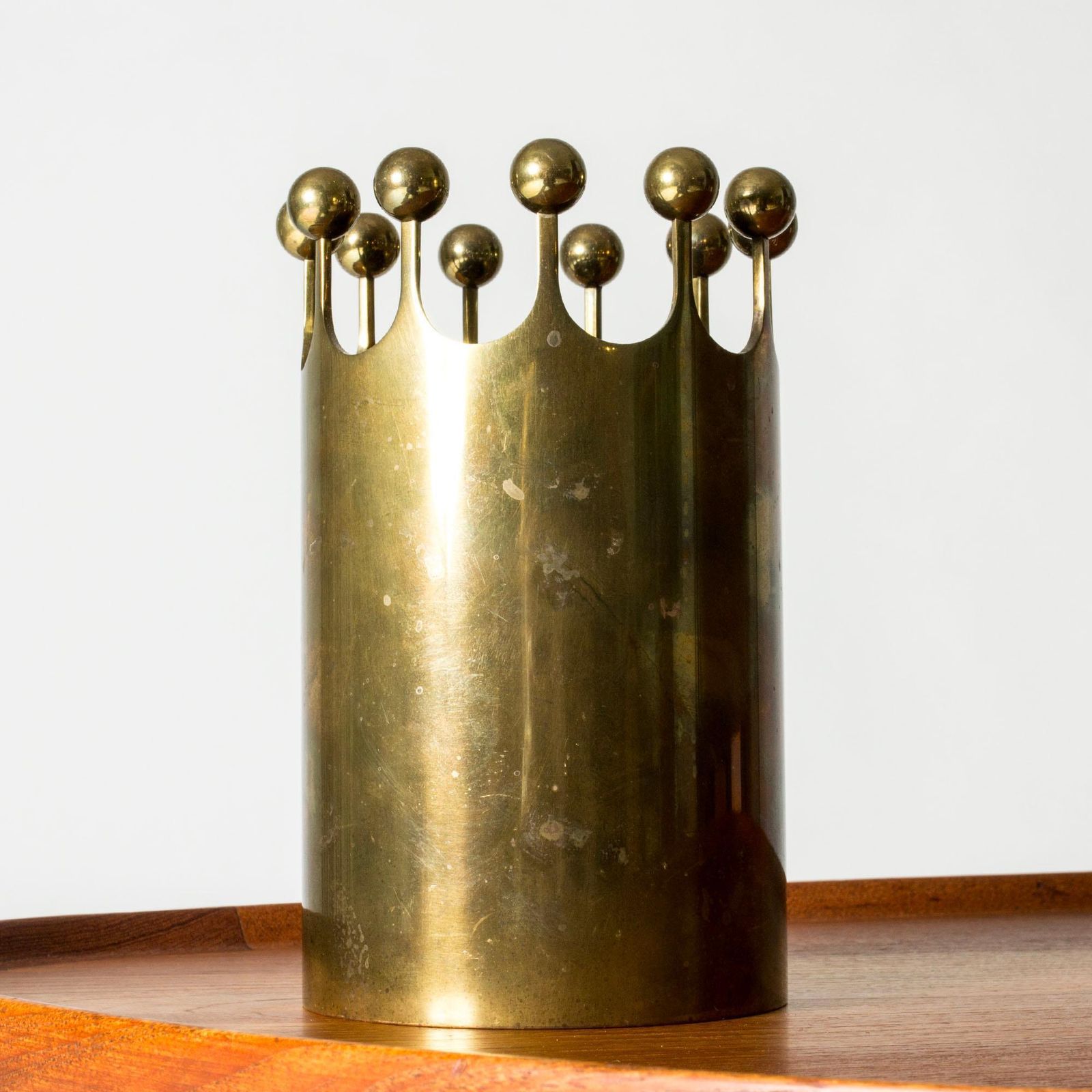 Vase moderniste en laiton par Pierre Forssell pour Skultuna, Suède photo Décoration
